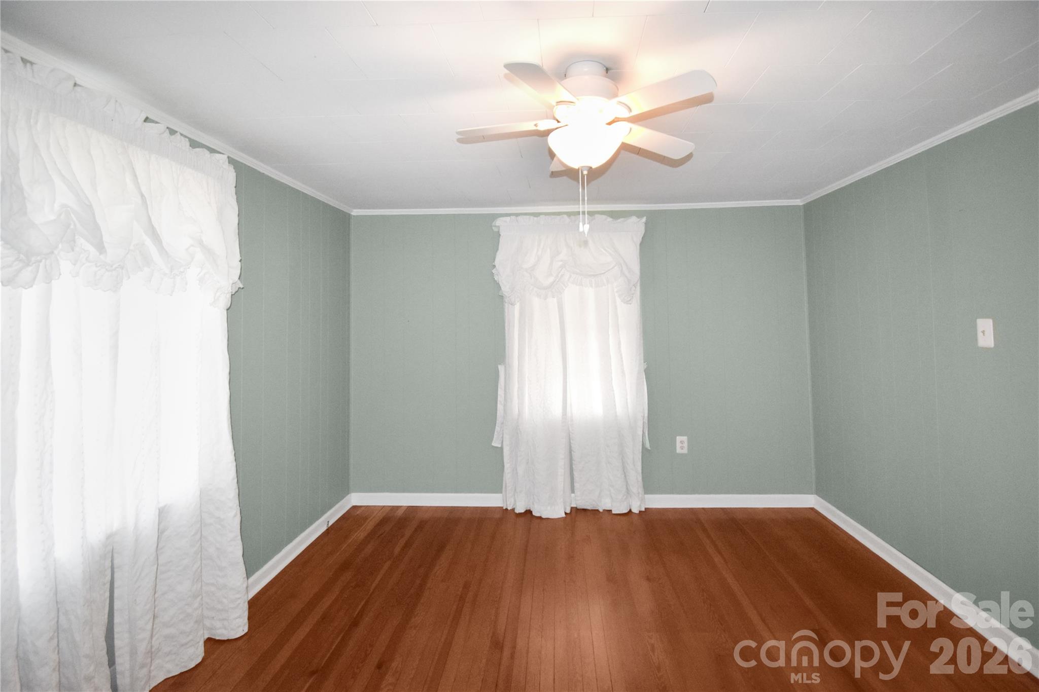 212 Sharon Avenue Property Photo 25
