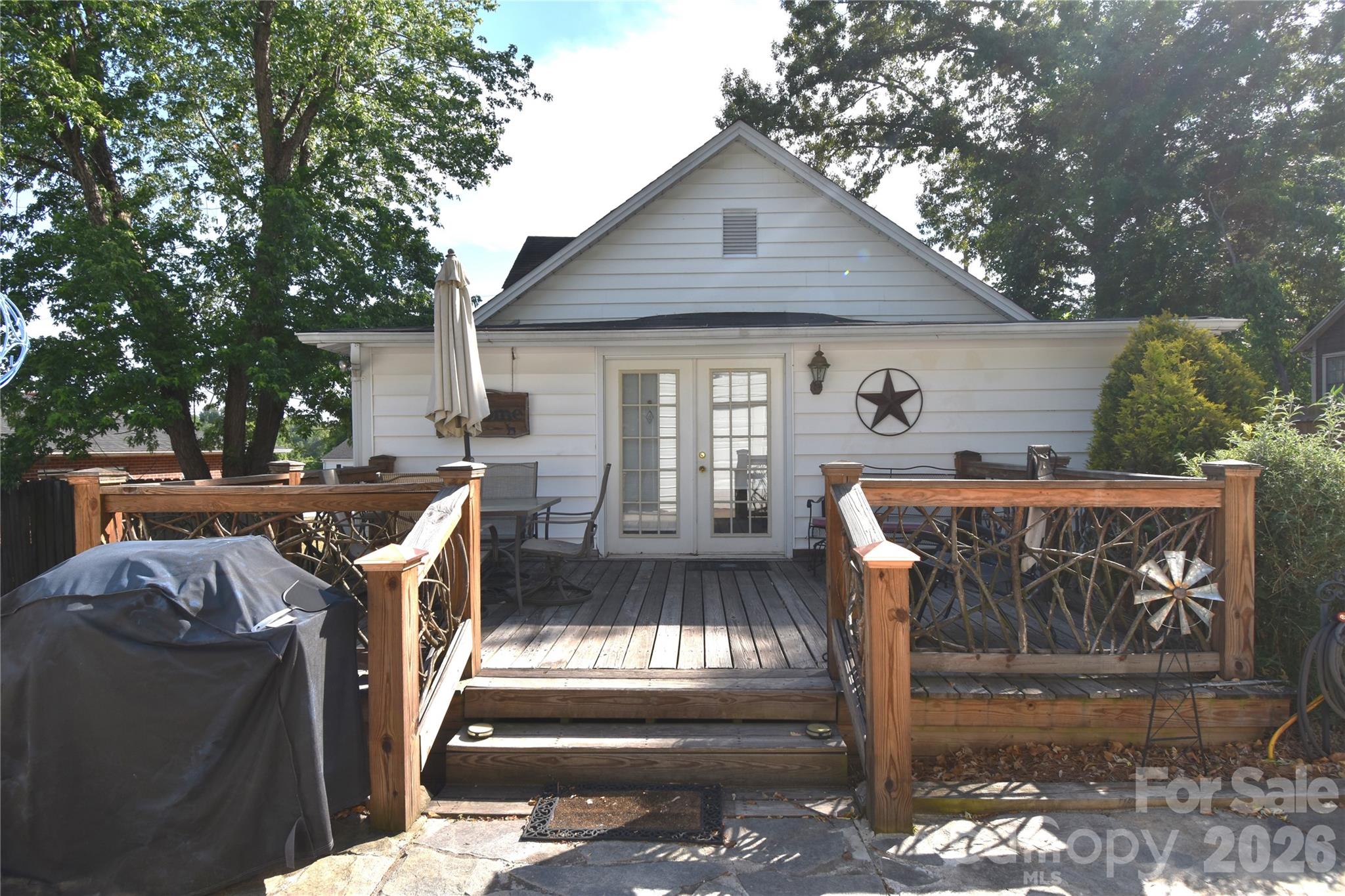 212 Sharon Avenue Property Photo 27