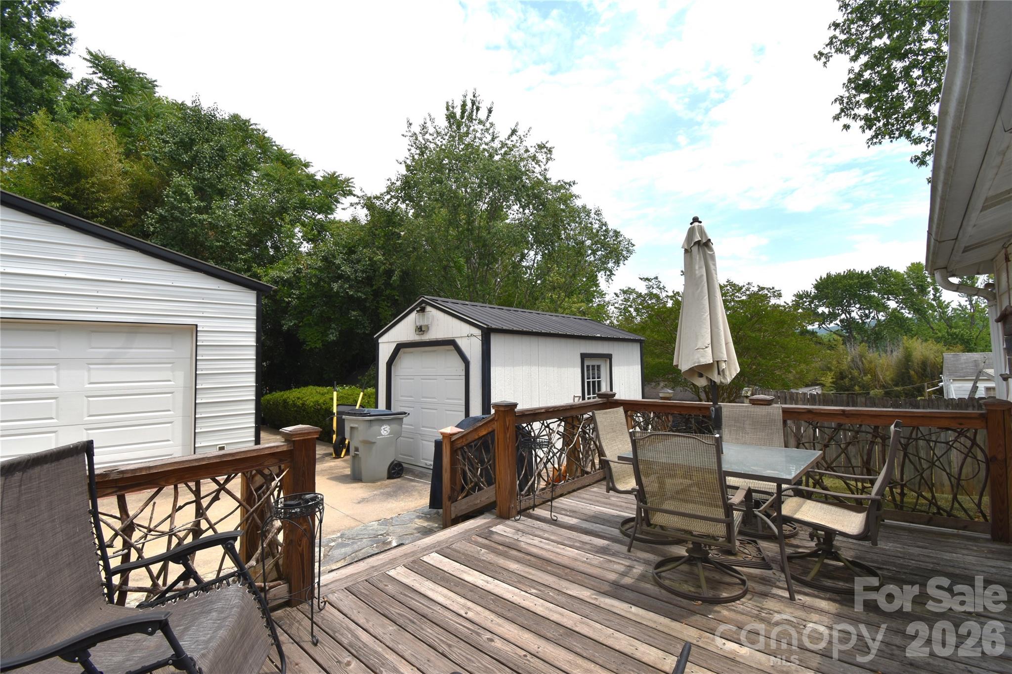 212 Sharon Avenue Property Photo 29