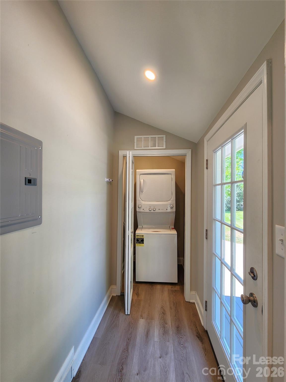 411 W 6th Avenue A Property Photo 15