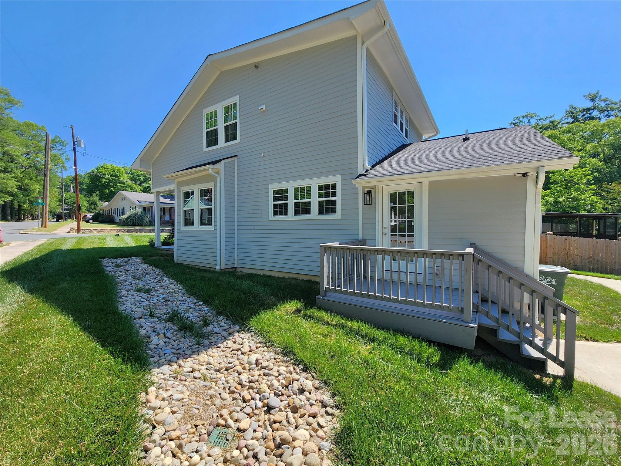 411 W 6th Avenue A Property Photo 16