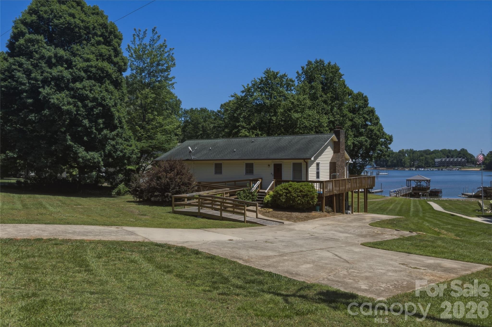 8226 Normandy Road Property Photo 1