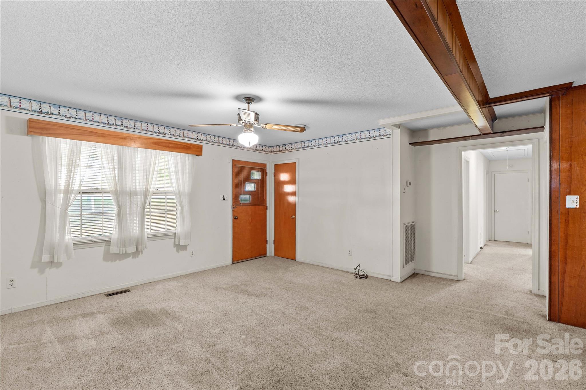 1059 Shearers Road Property Photo 6