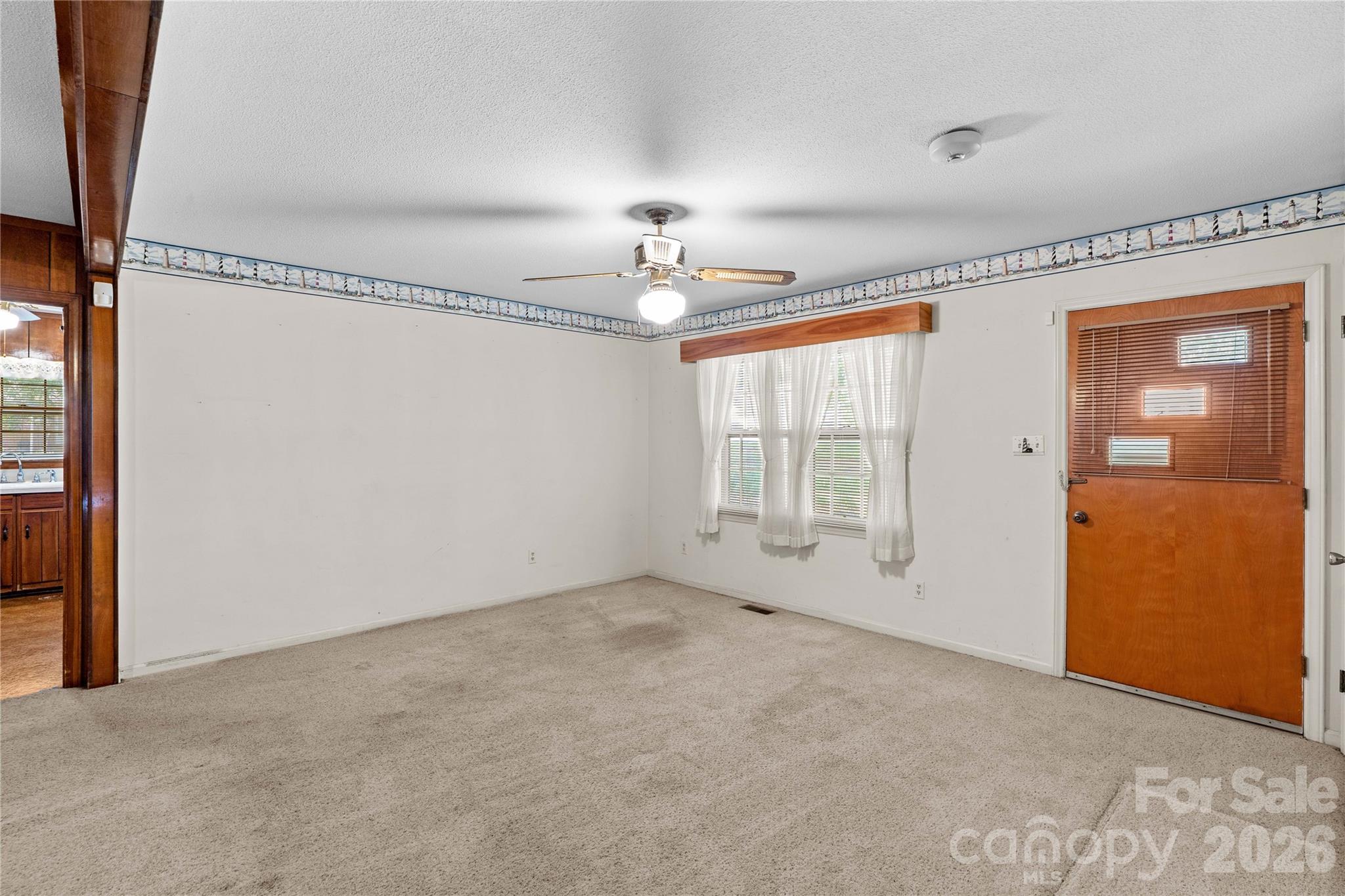 1059 Shearers Road Property Photo 7