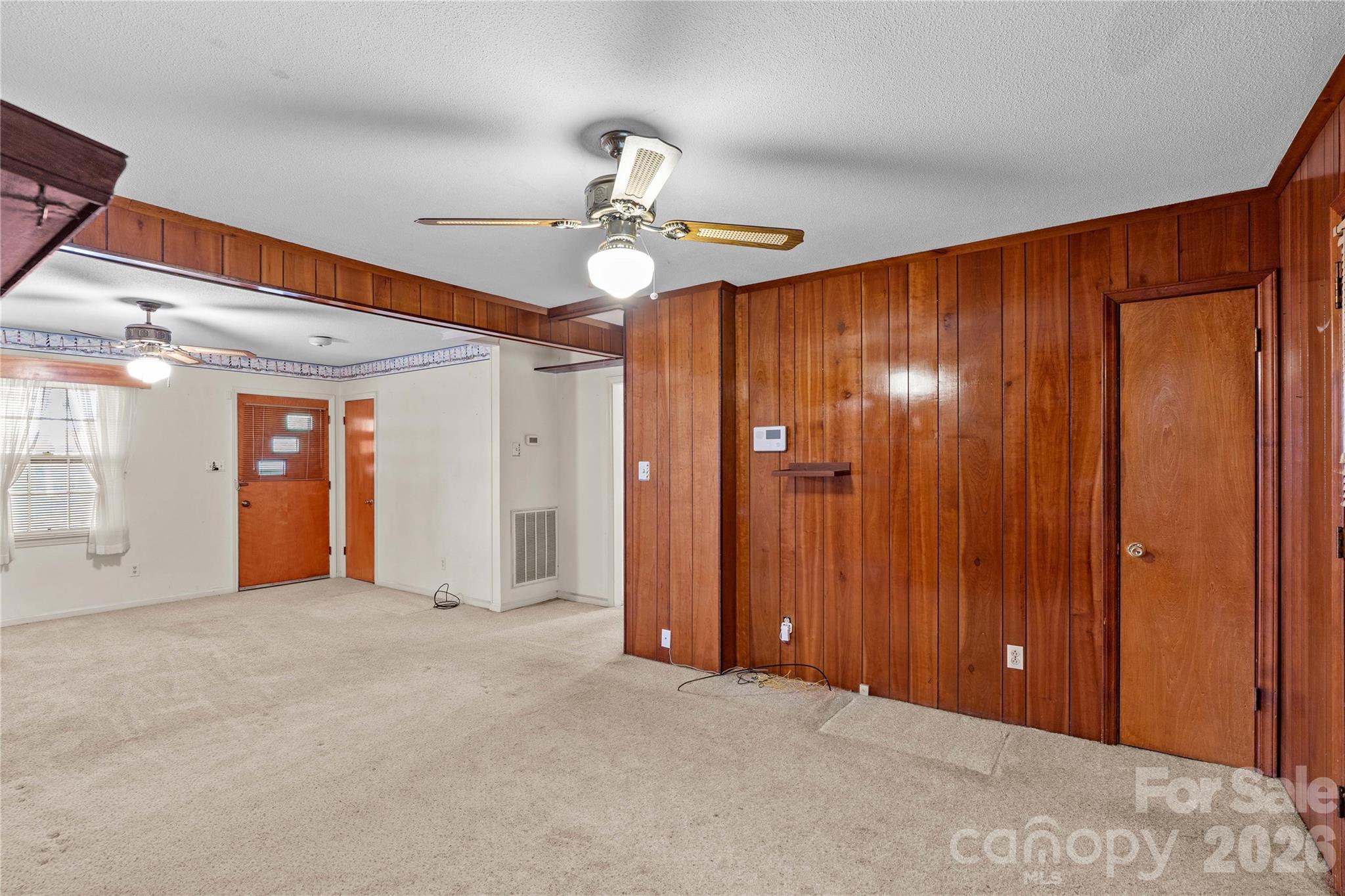 1059 Shearers Road Property Photo 8