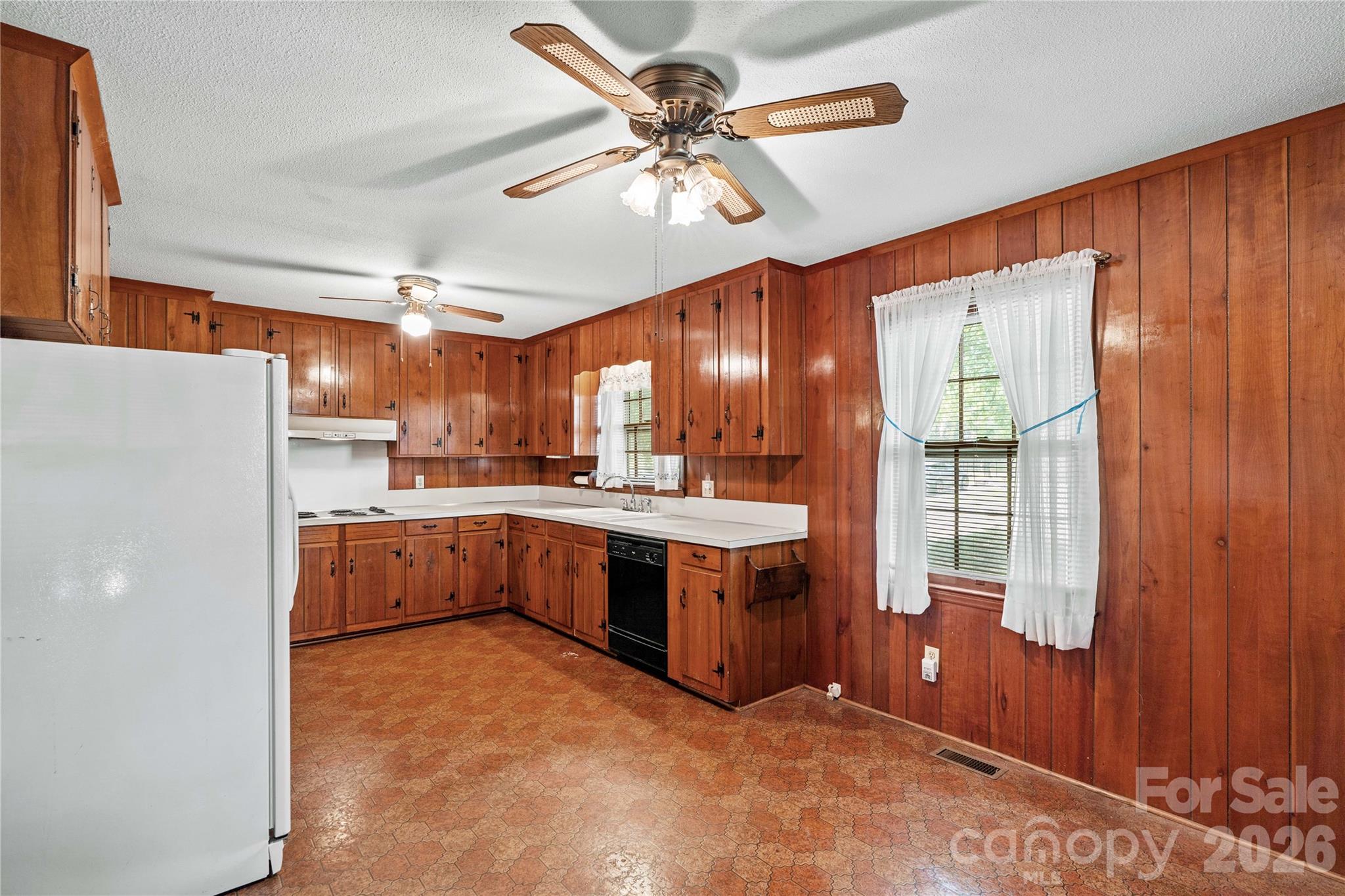 1059 Shearers Road Property Photo 16