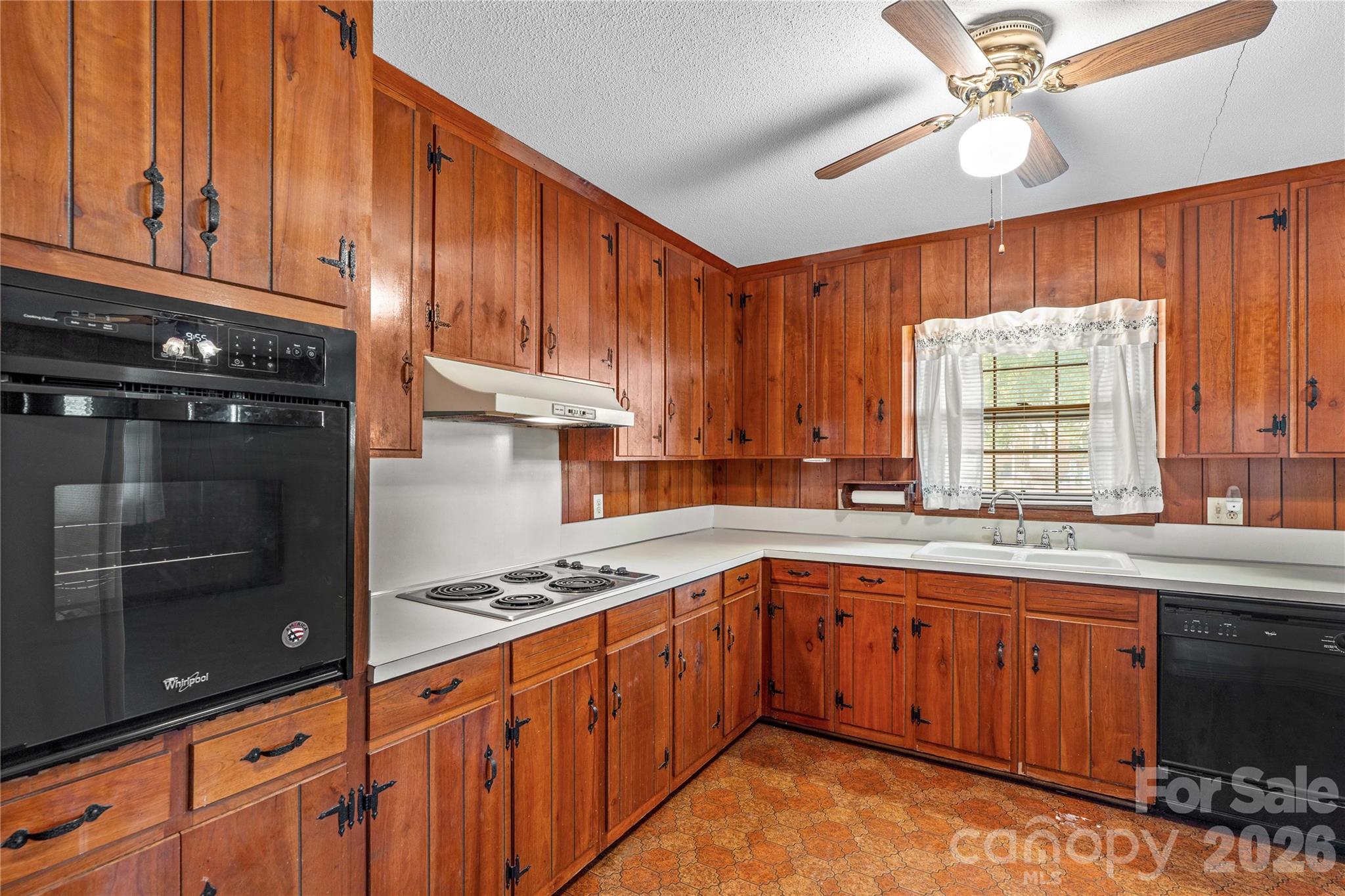 1059 Shearers Road Property Photo 19