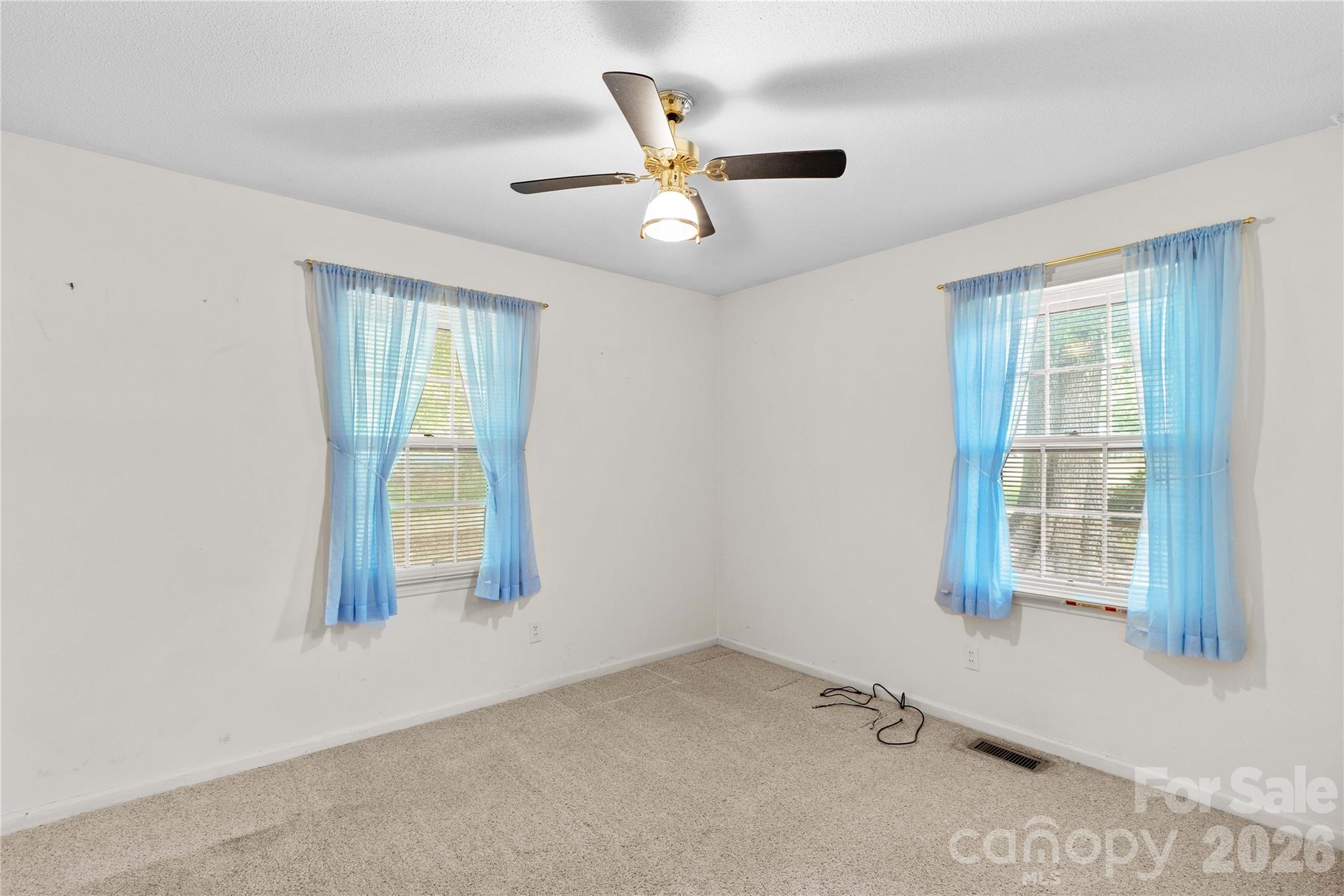 1059 Shearers Road Property Photo 32