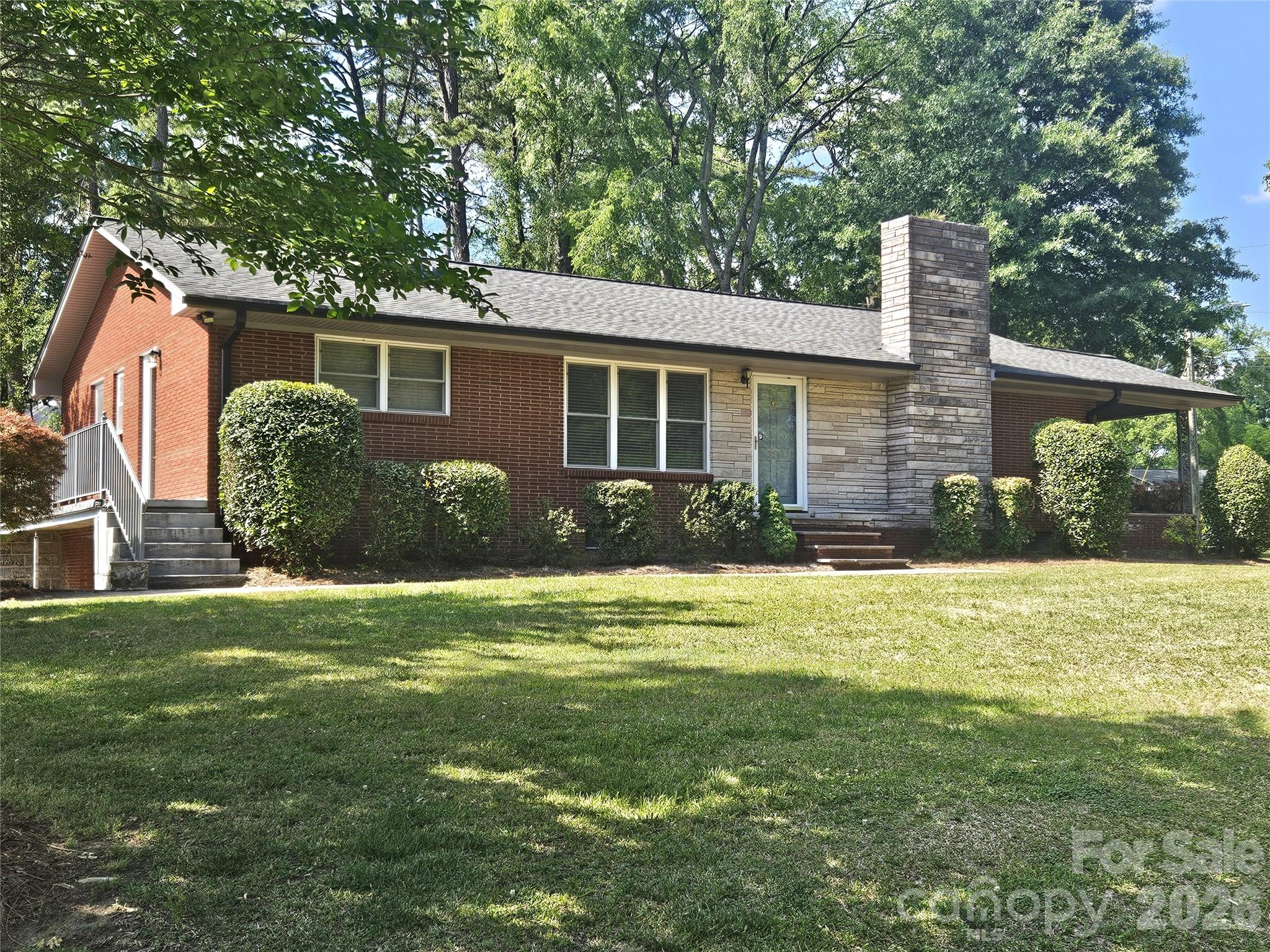 557 Goldmoor Drive Property Photo 1