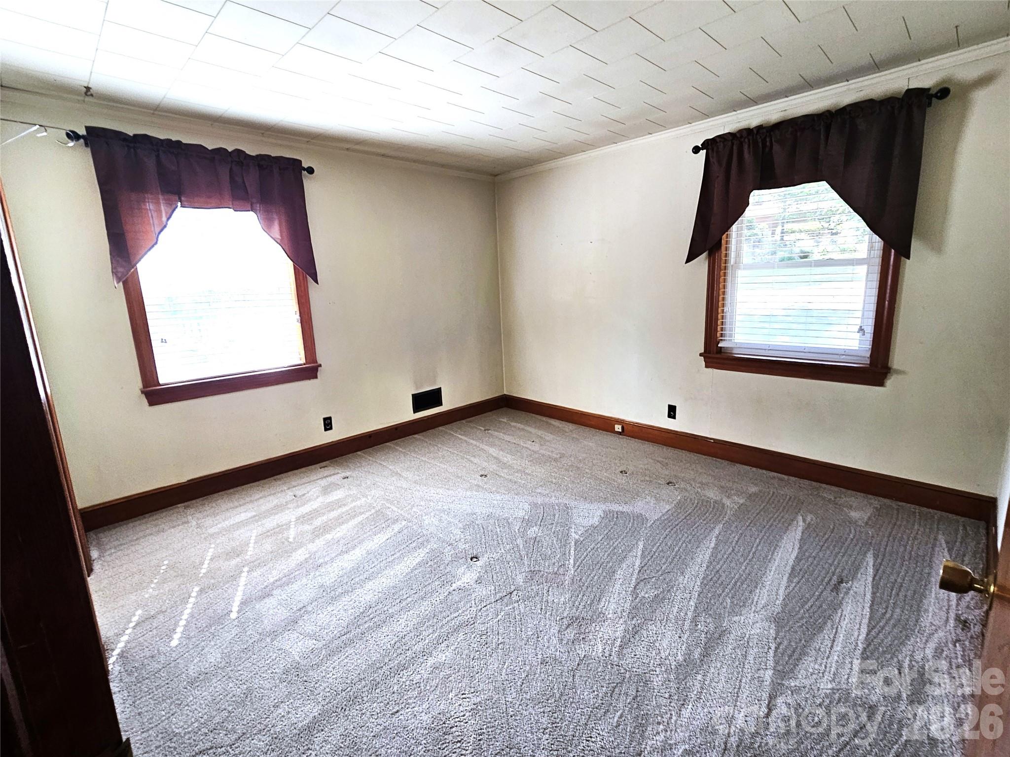 557 Goldmoor Drive Property Photo 11