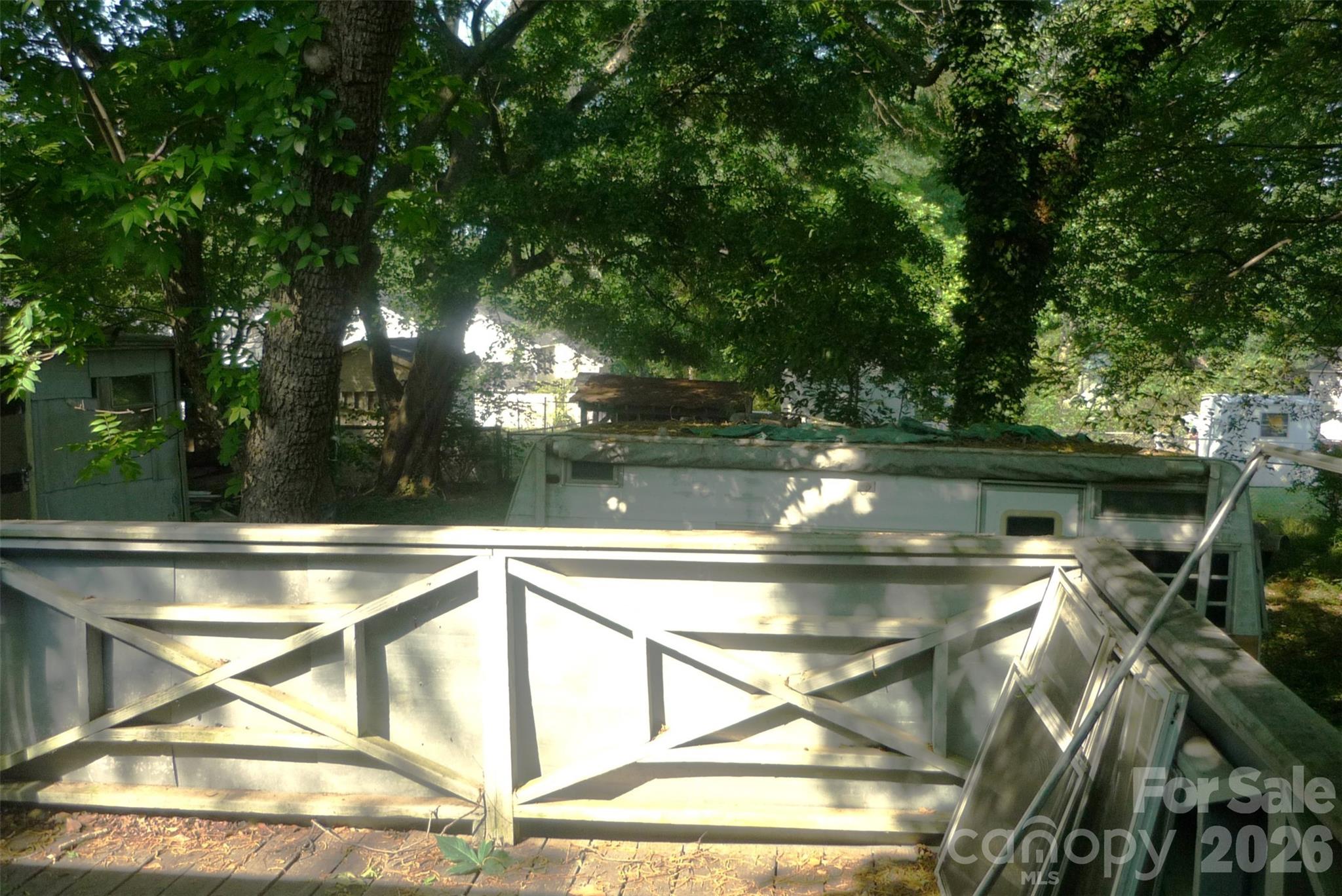 407 N Pear Street Property Photo 14