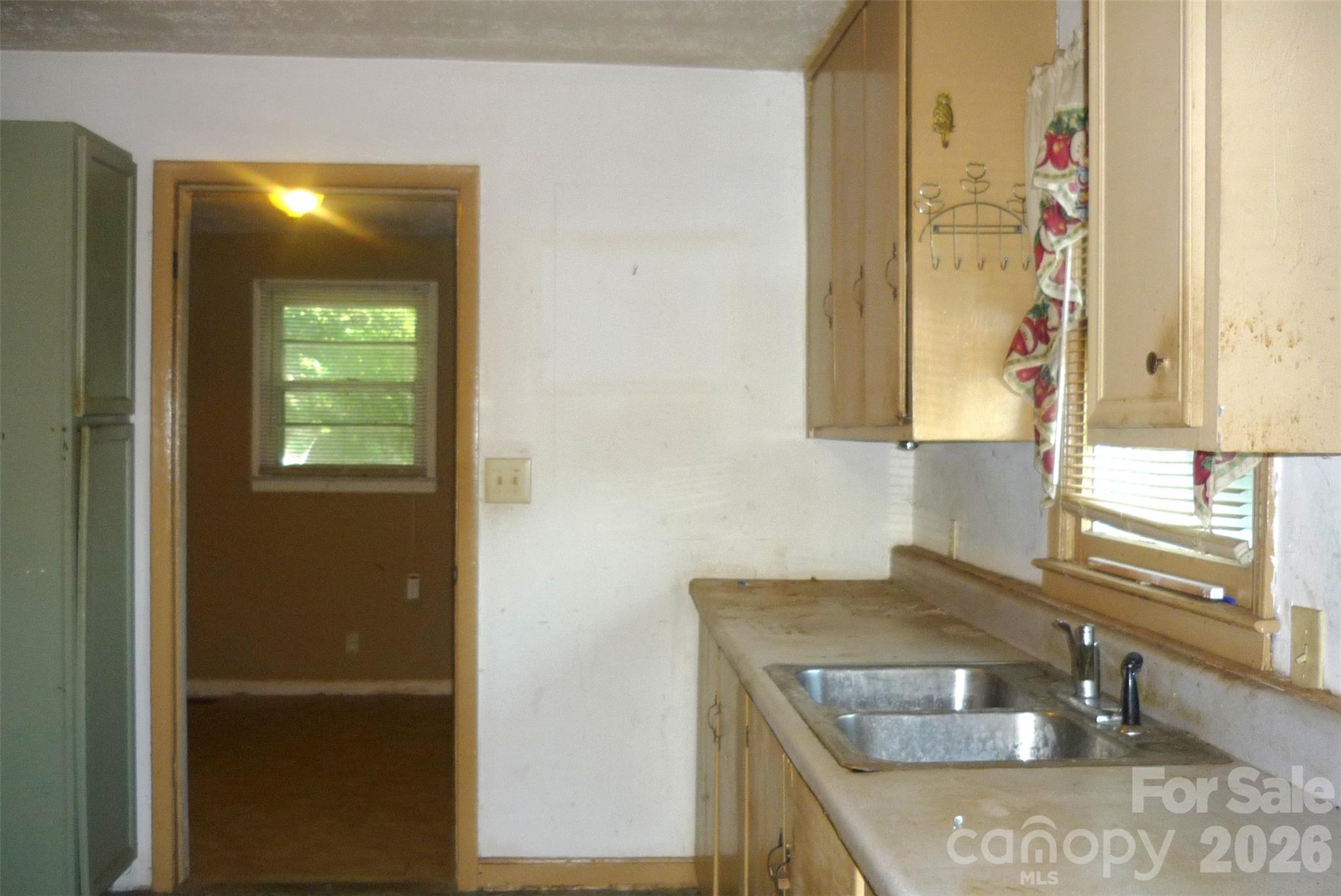 407 N Pear Street Property Photo 18