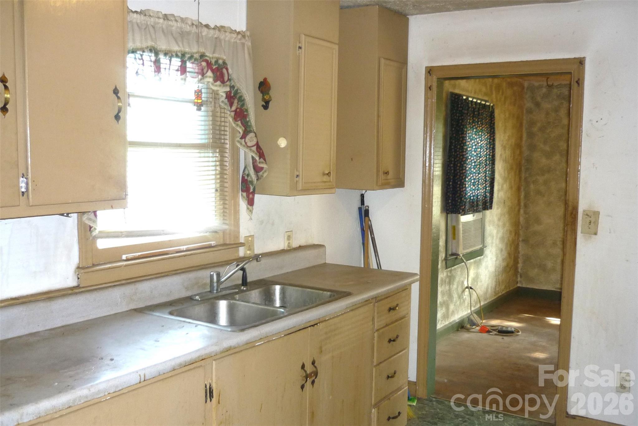 407 N Pear Street Property Photo 19