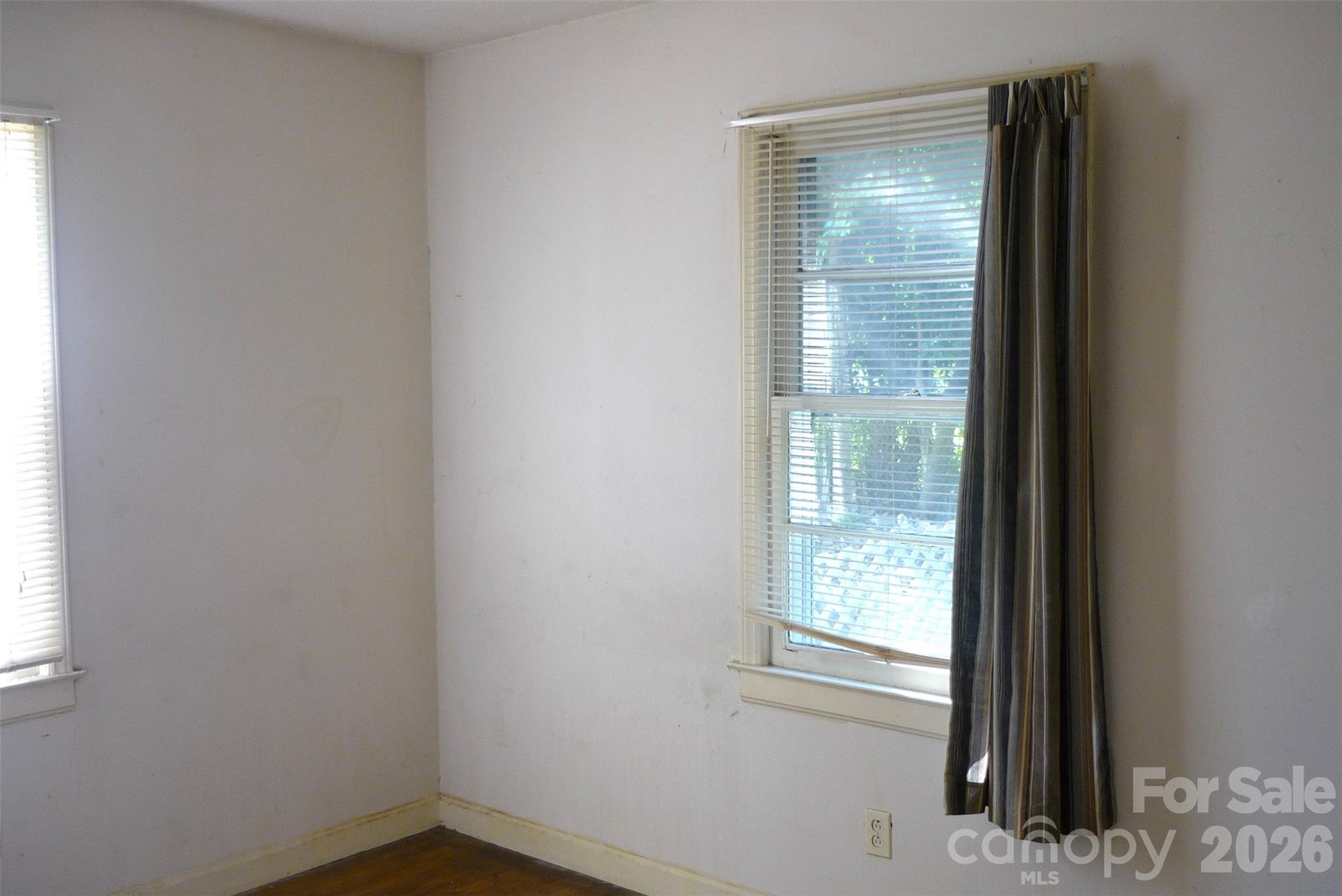 407 N Pear Street Property Photo 21