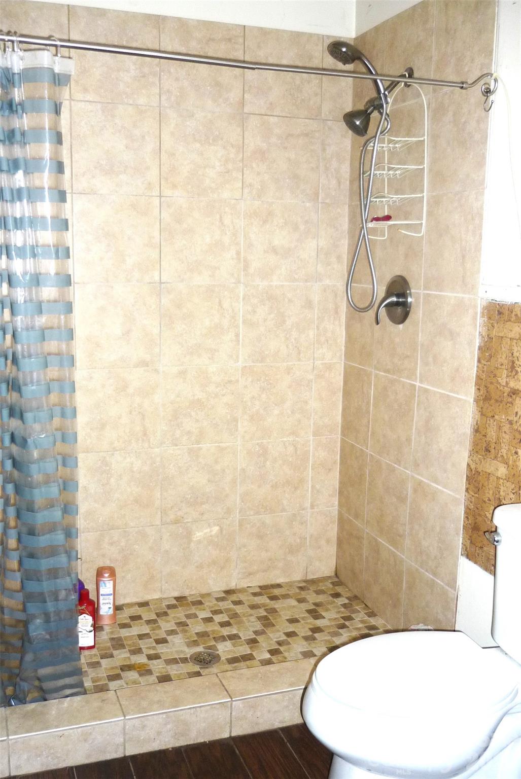 407 N Pear Street Property Photo 32