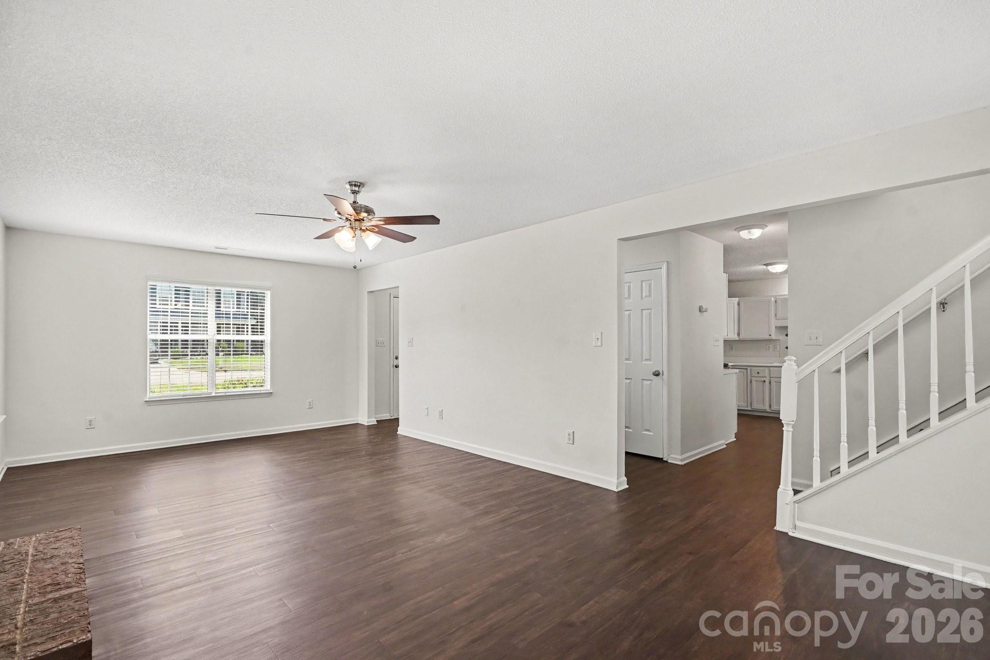 12127 Landing Green Drive Property Photo 3