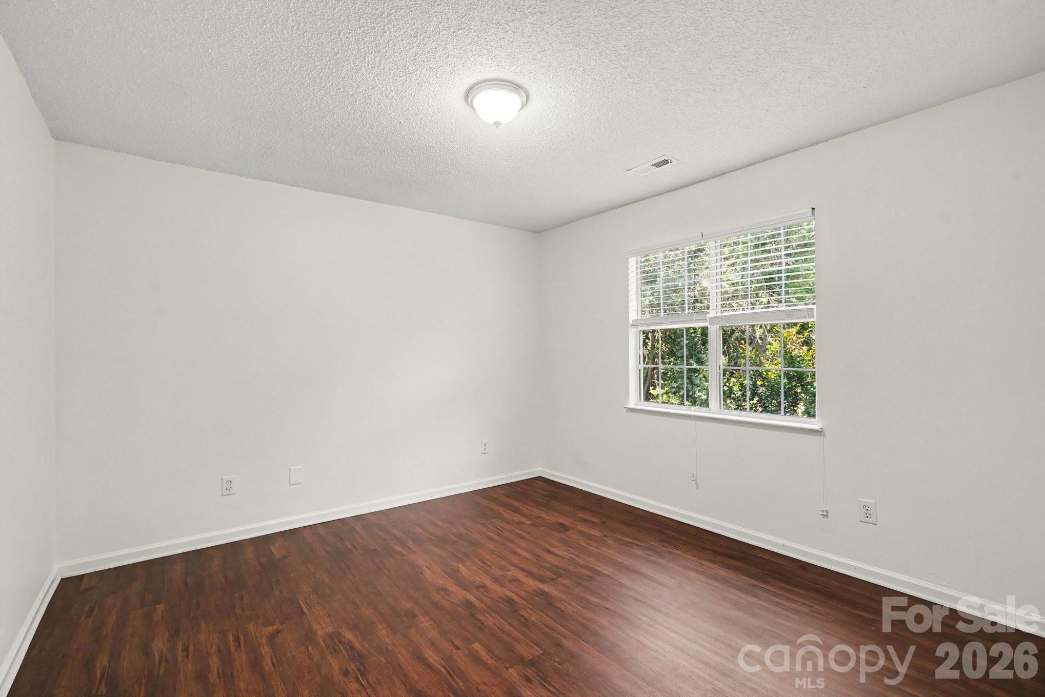 12127 Landing Green Drive Property Photo 6