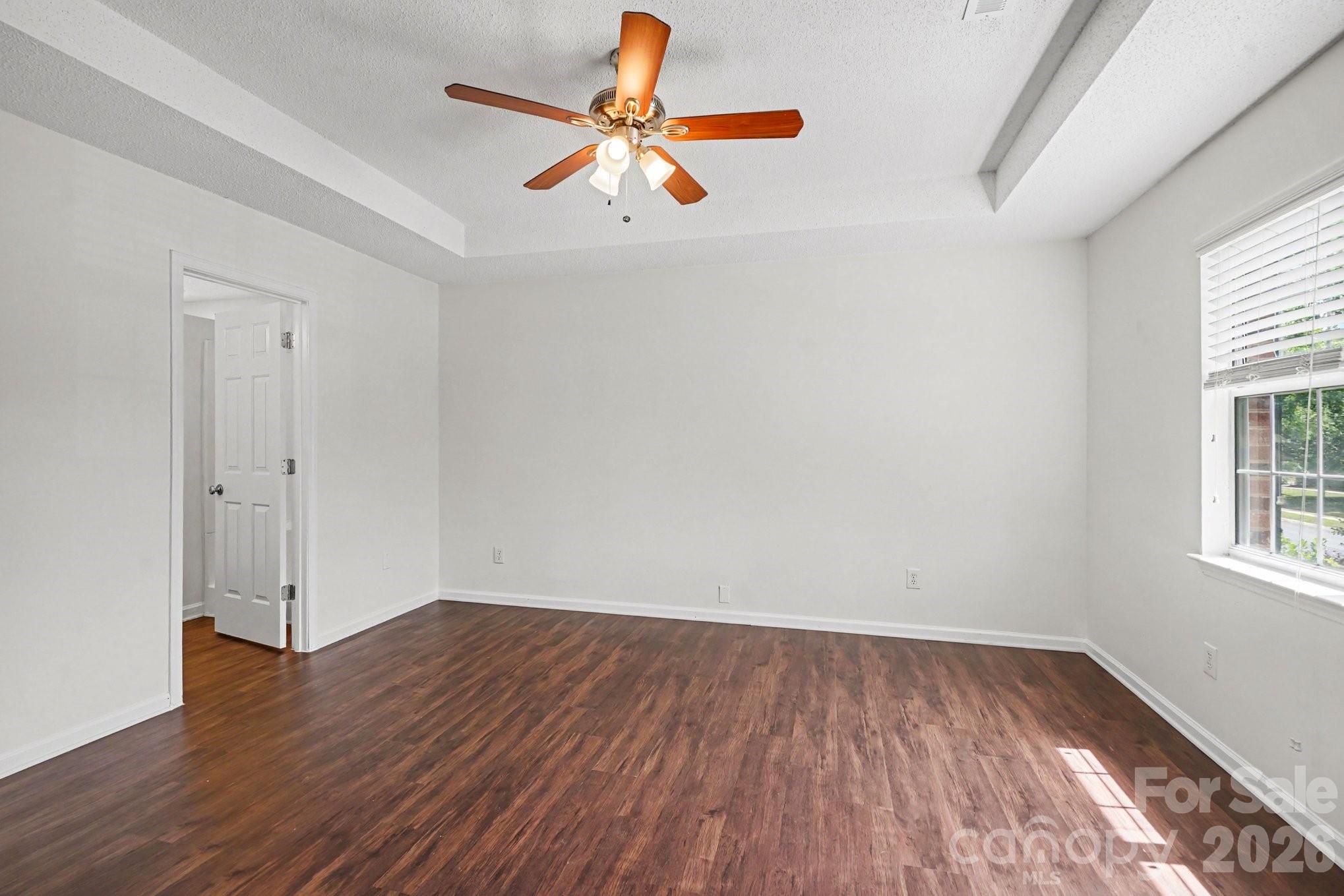 12127 Landing Green Drive Property Photo 8