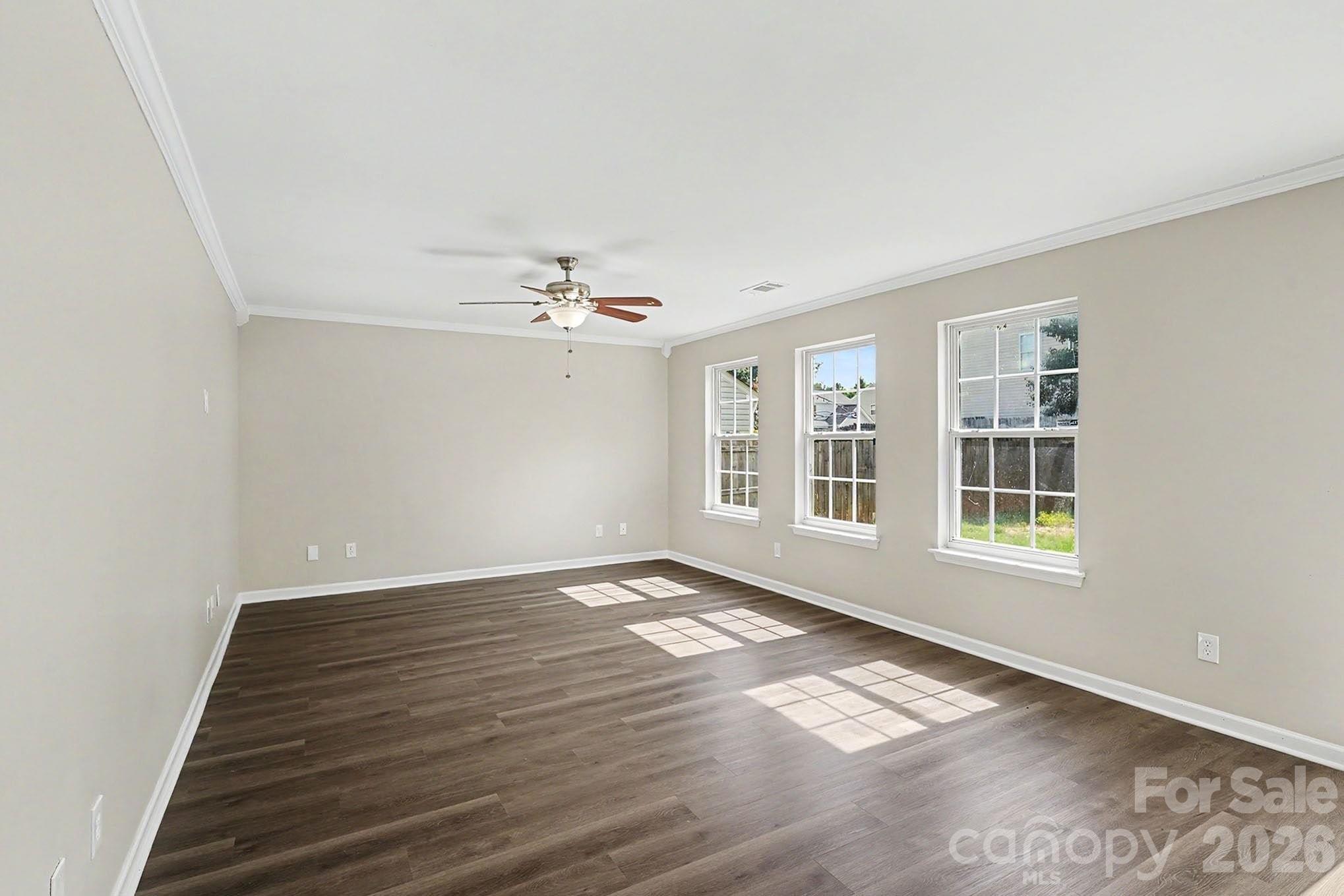 9828 Aventide Lane Property Photo 3