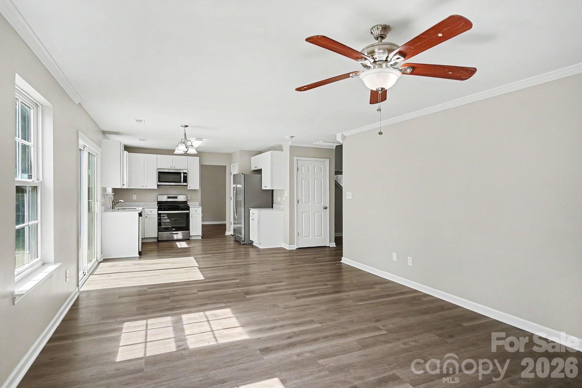 9828 Aventide Lane Property Photo 5