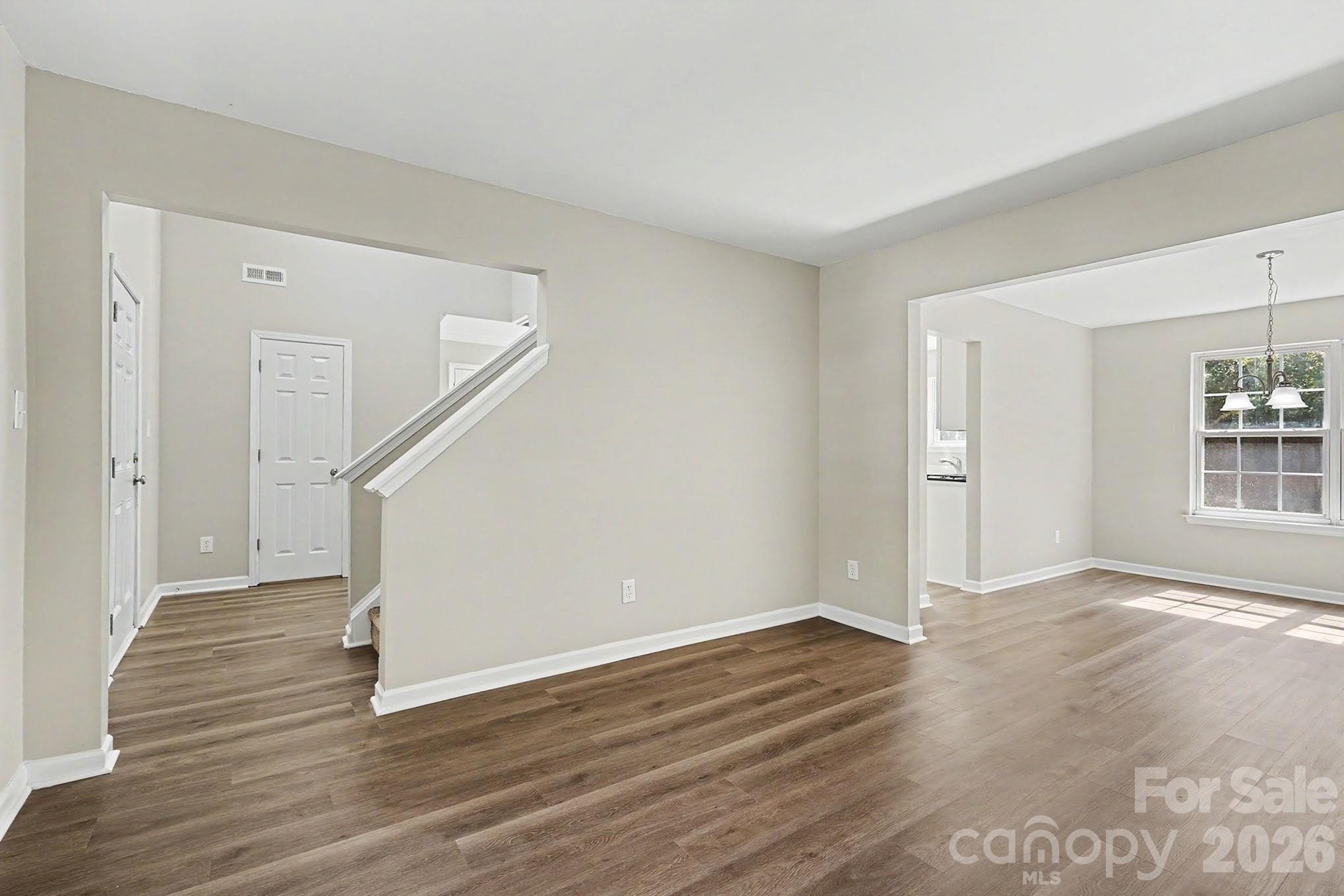 9828 Aventide Lane Property Photo 8