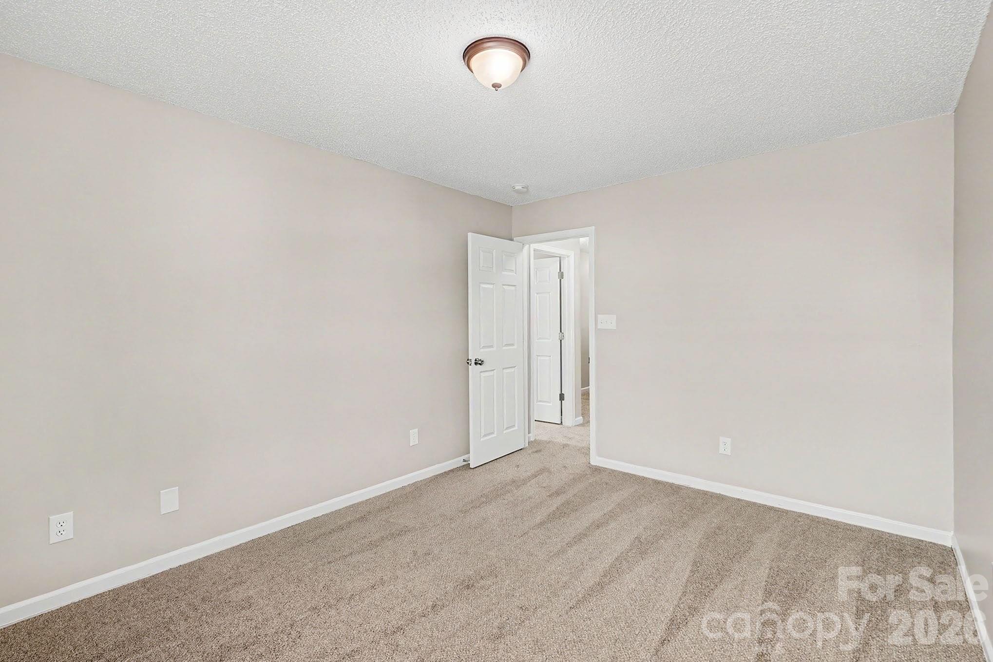 9828 Aventide Lane Property Photo 14
