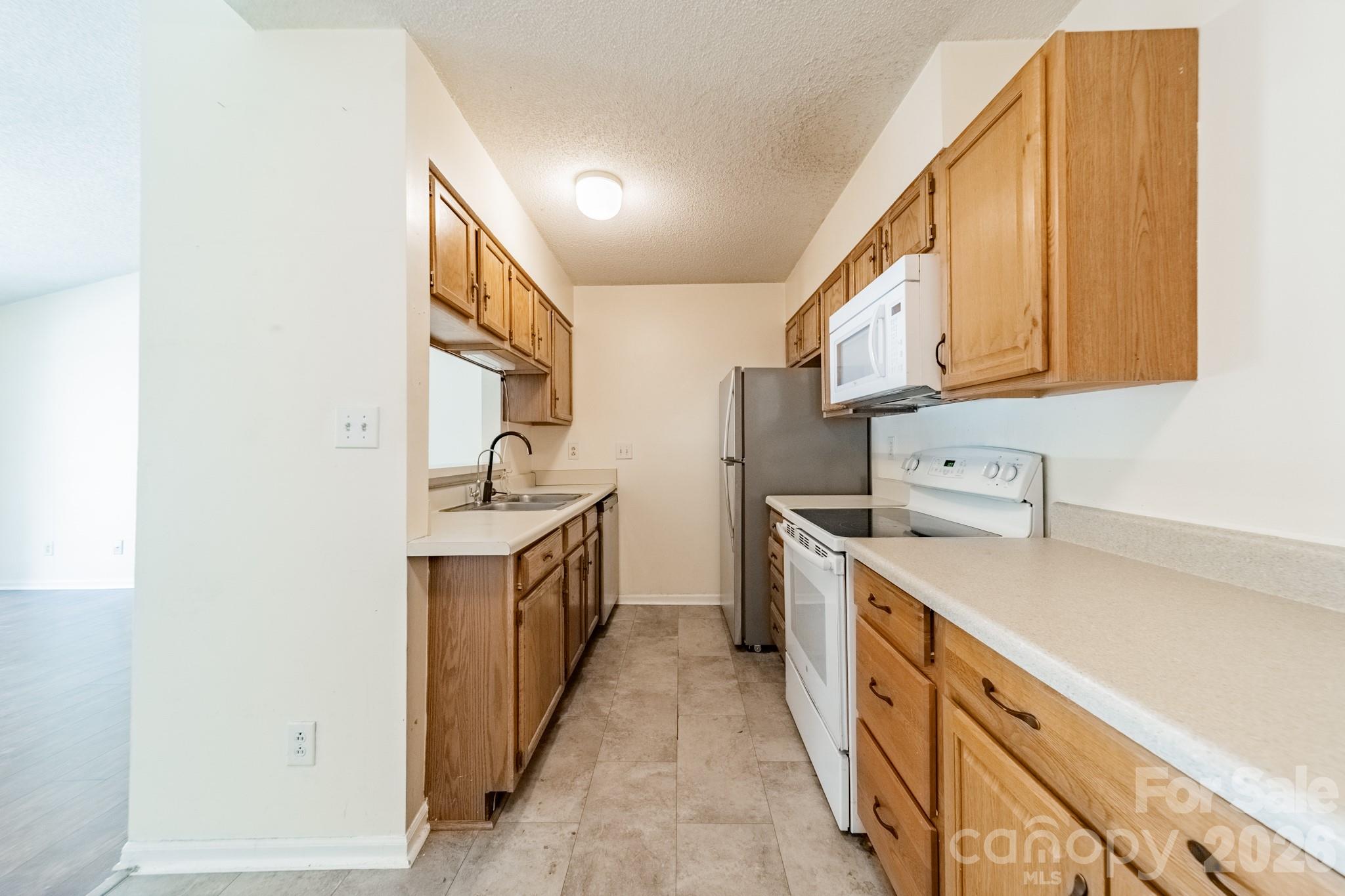 9605 Vinca Circle G Property Photo 19