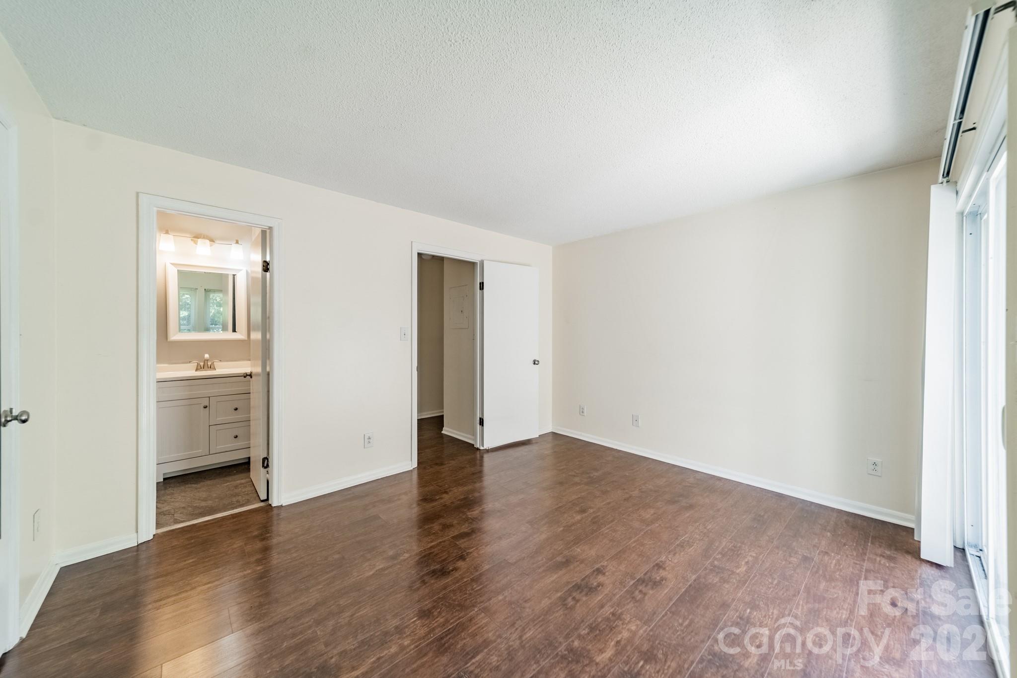 9605 Vinca Circle G Property Photo 22