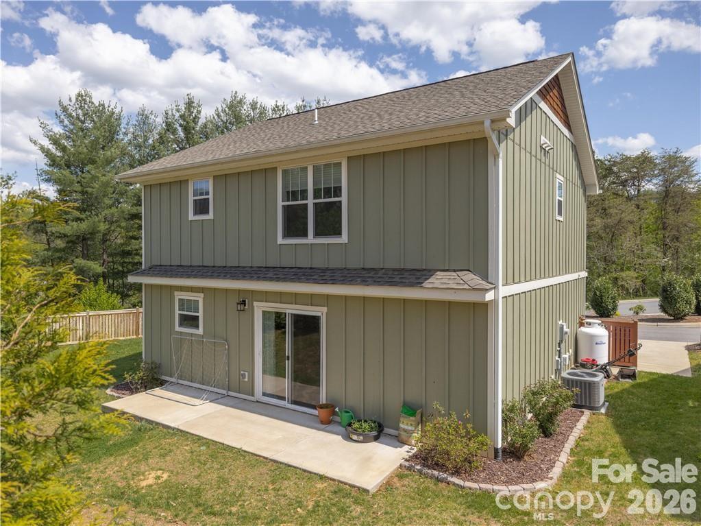 101 Towne Place Property Photo 26