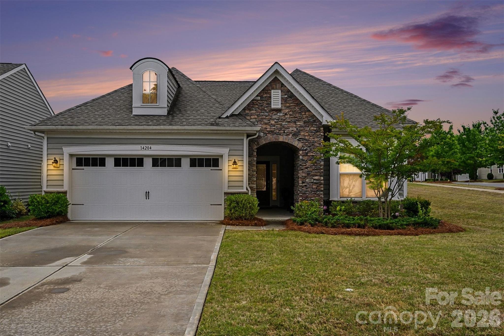 14204 Southbridge Forest Drive Property Photo 1