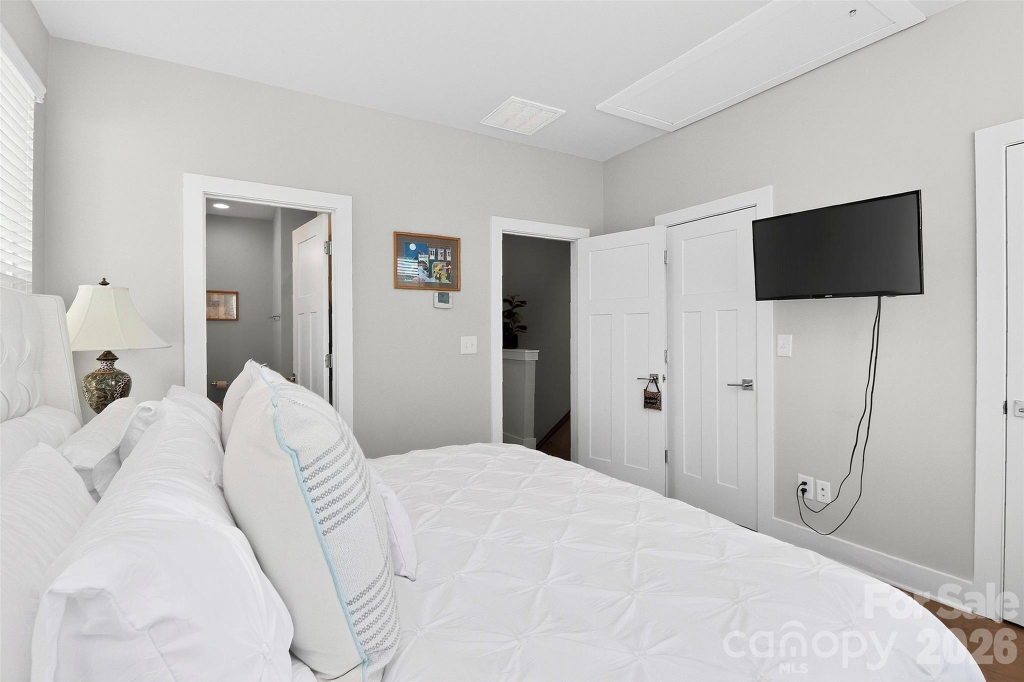2111 Isom Street Property Photo 27