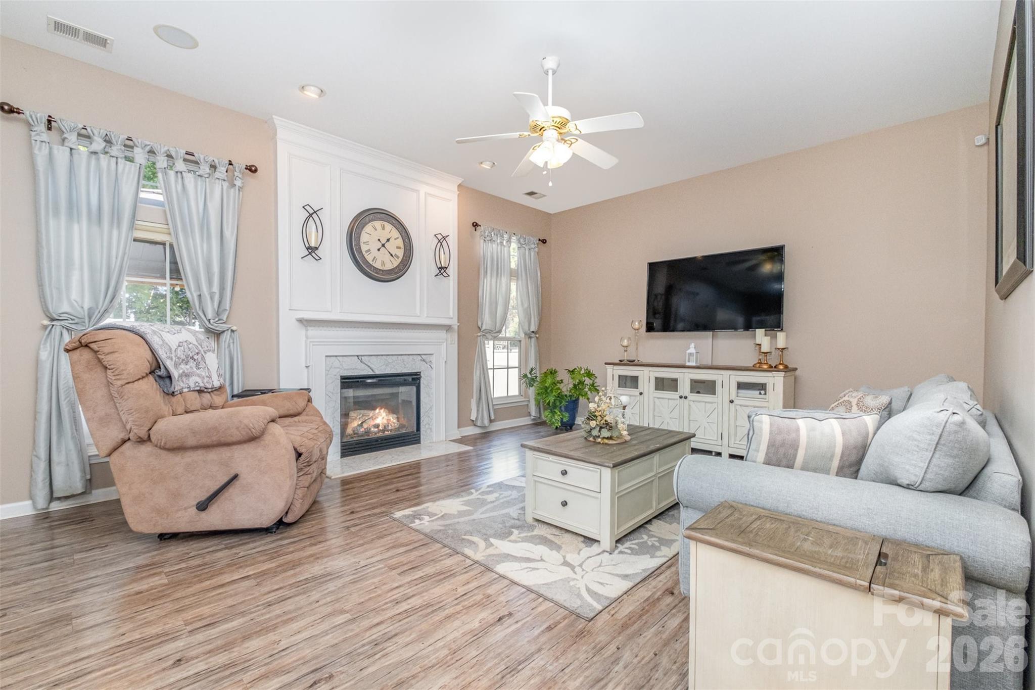 6859 Lakecrest Court Property Photo 3
