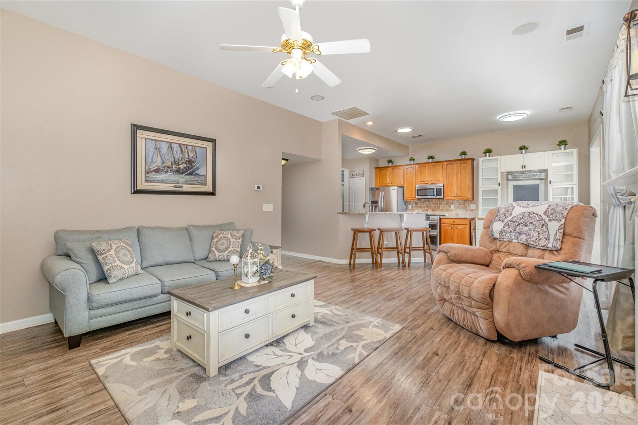 6859 Lakecrest Court Property Photo 4