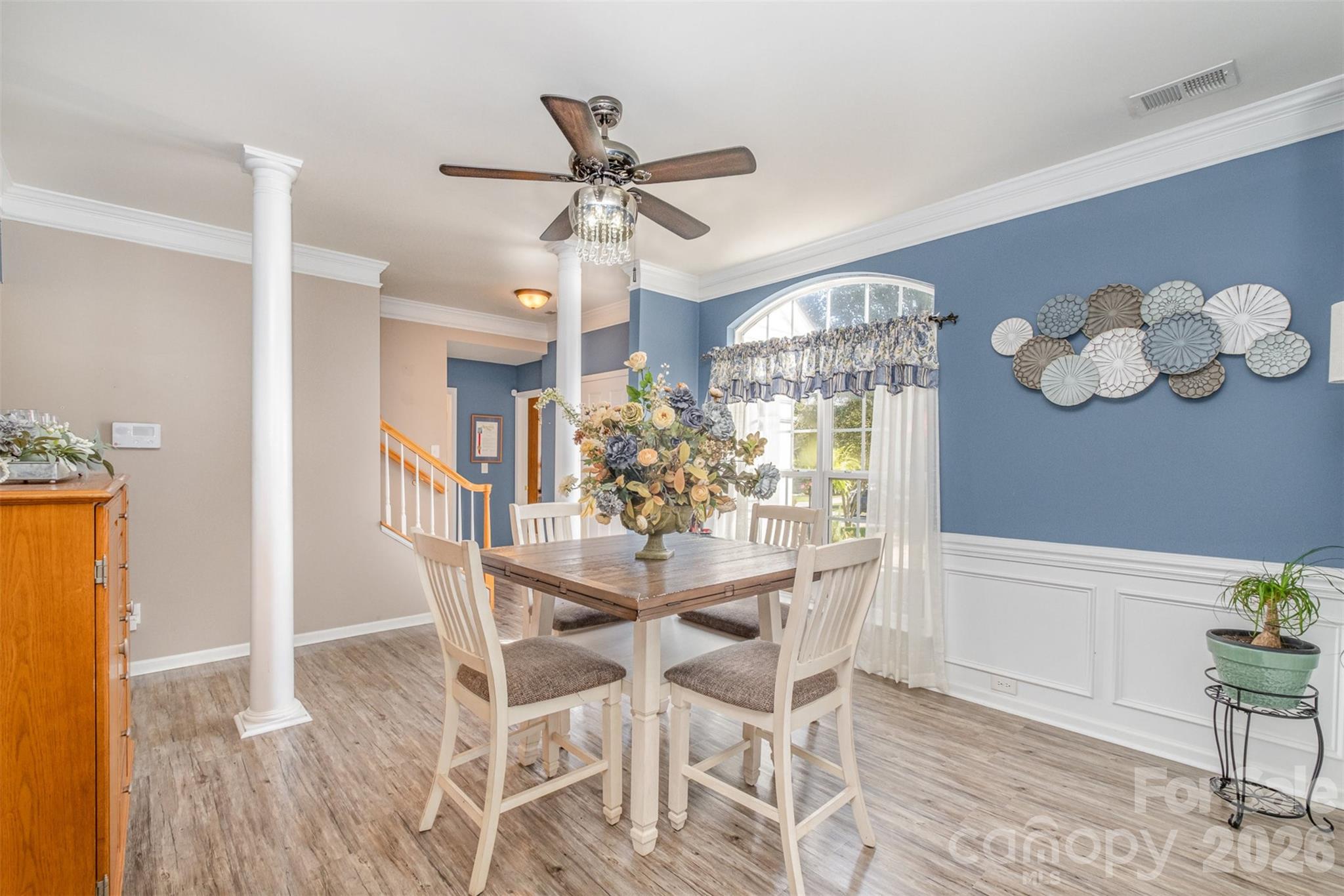 6859 Lakecrest Court Property Photo 8