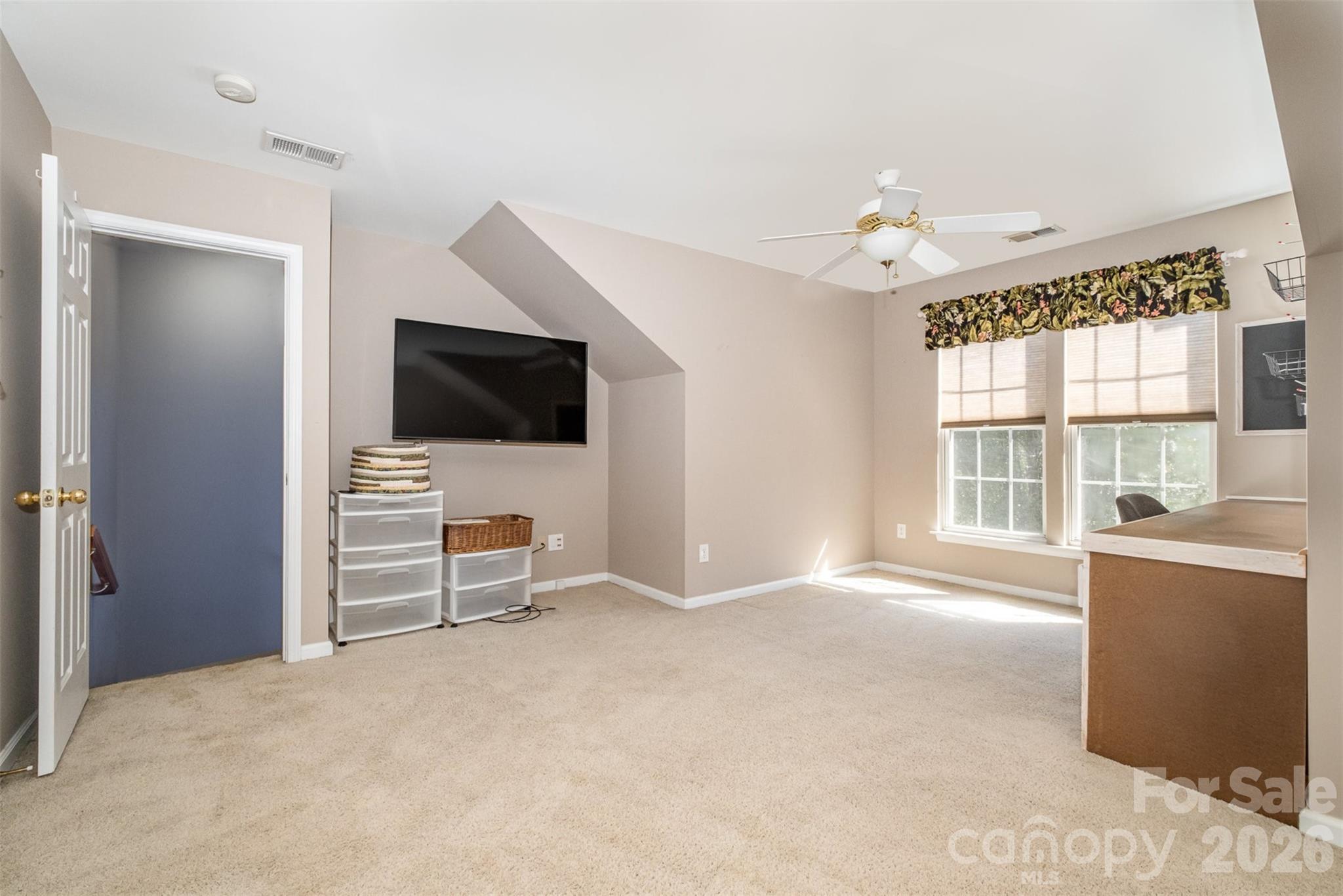 6859 Lakecrest Court Property Photo 17