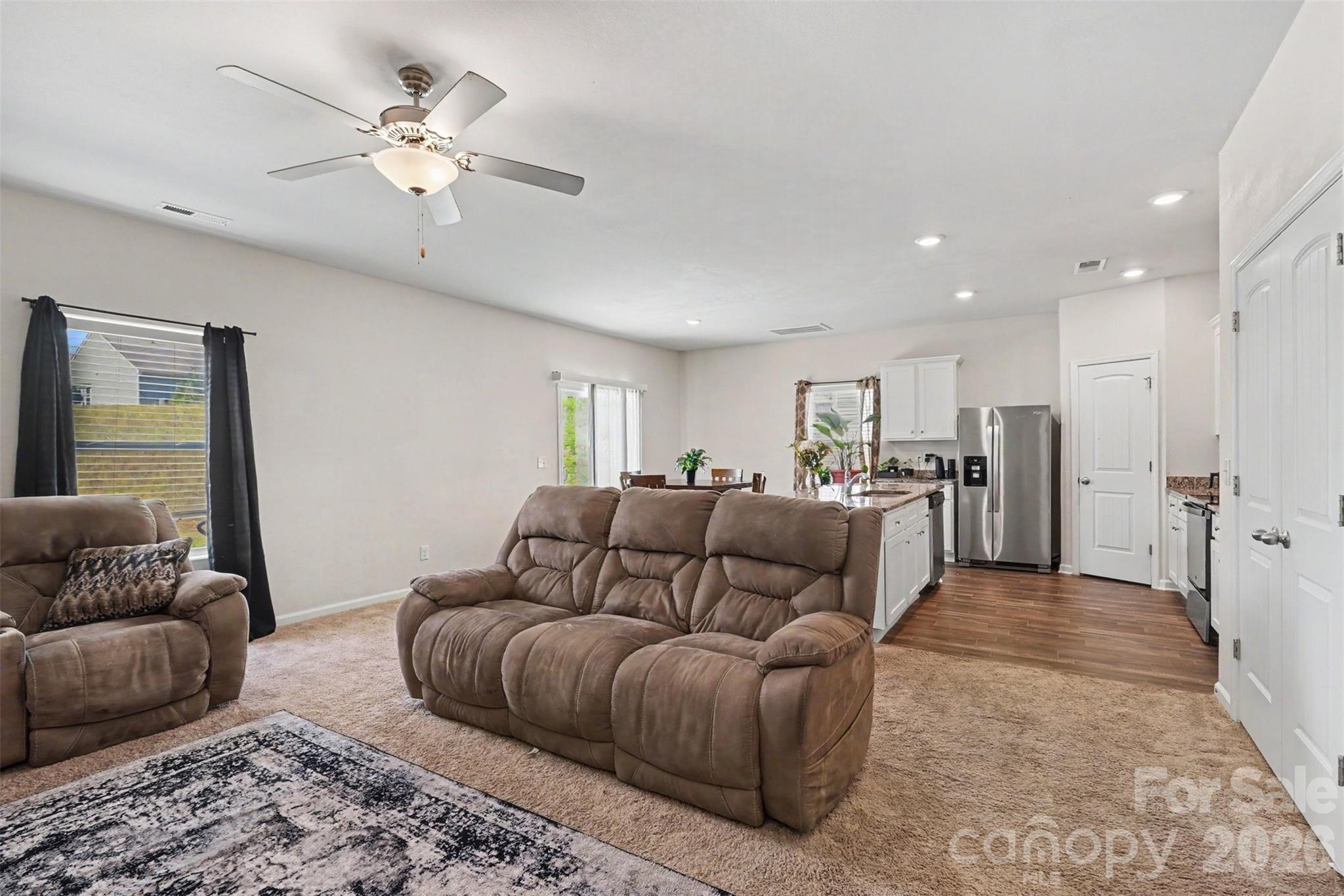 1112 Creedmore Court Property Photo 3