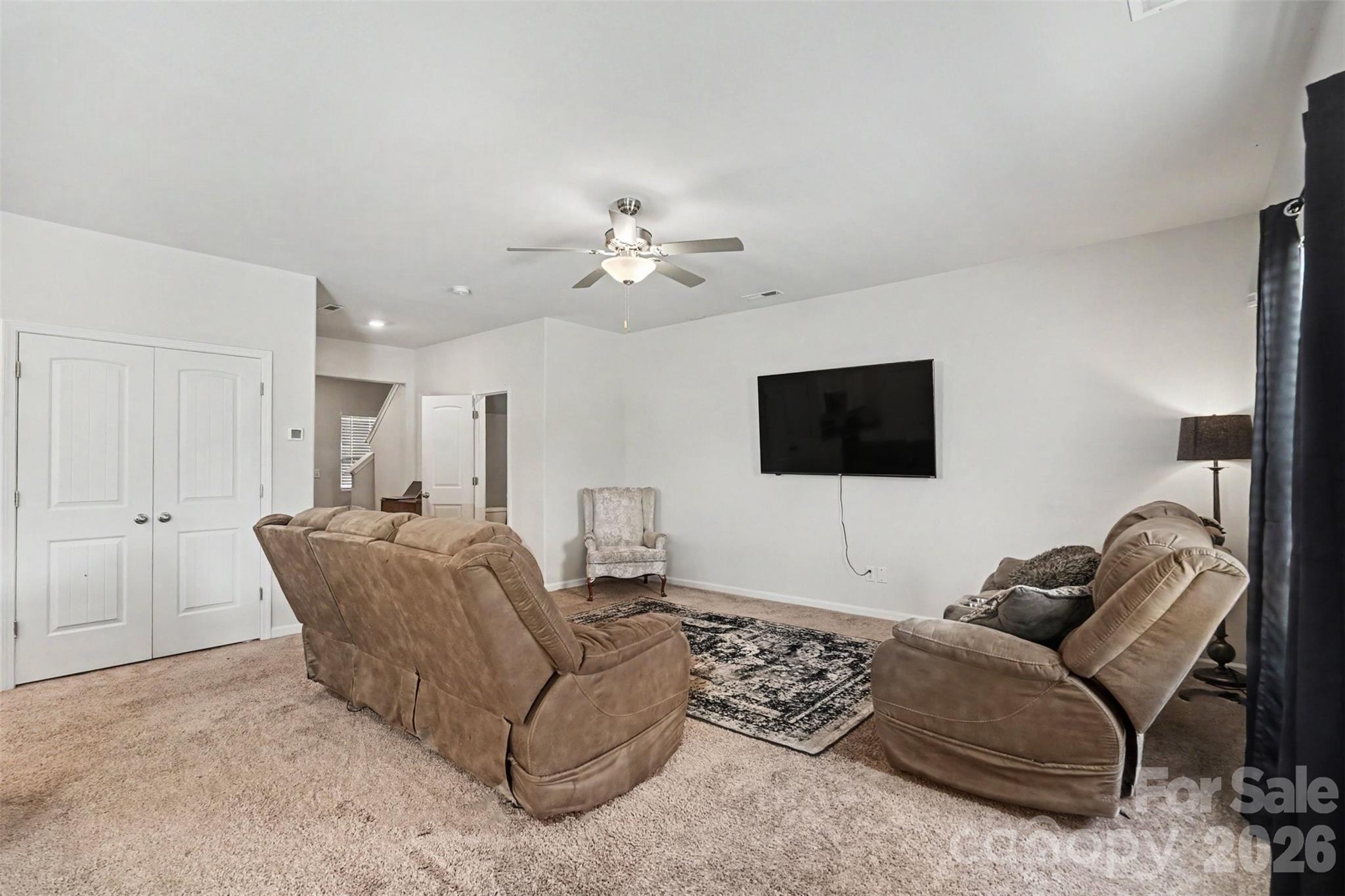 1112 Creedmore Court Property Photo 6