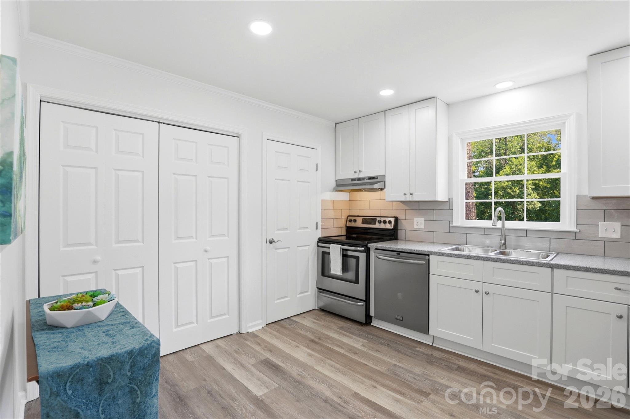 9624 Central Drive Property Photo 18