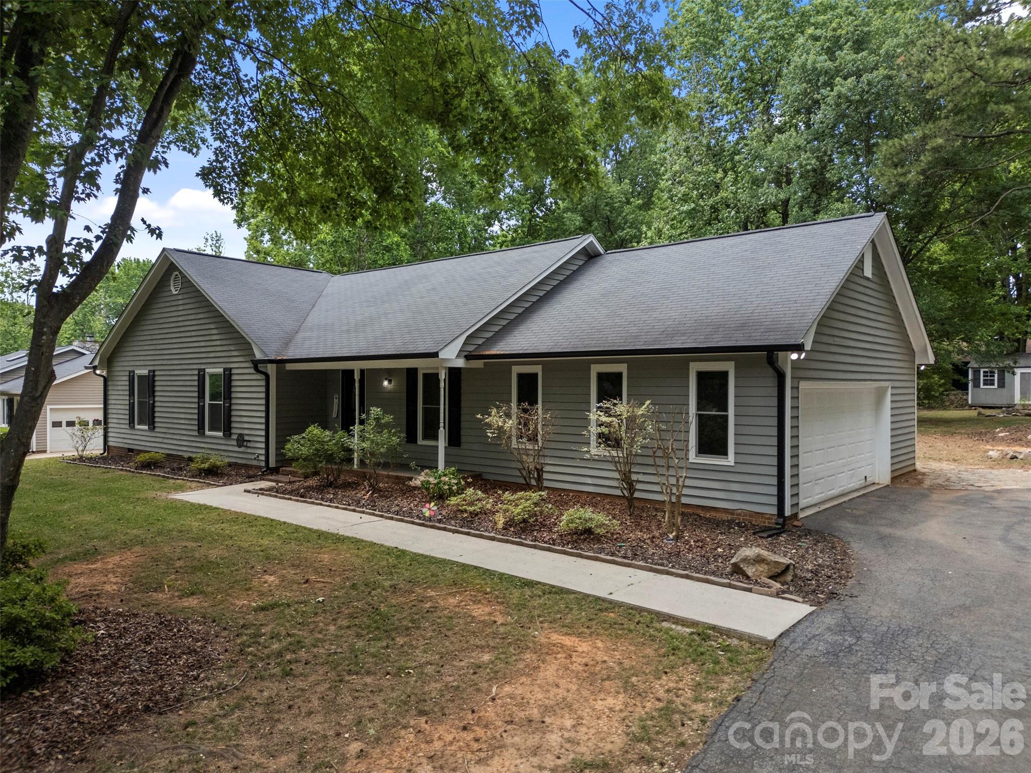 7795 Old Post Road Property Photo 2