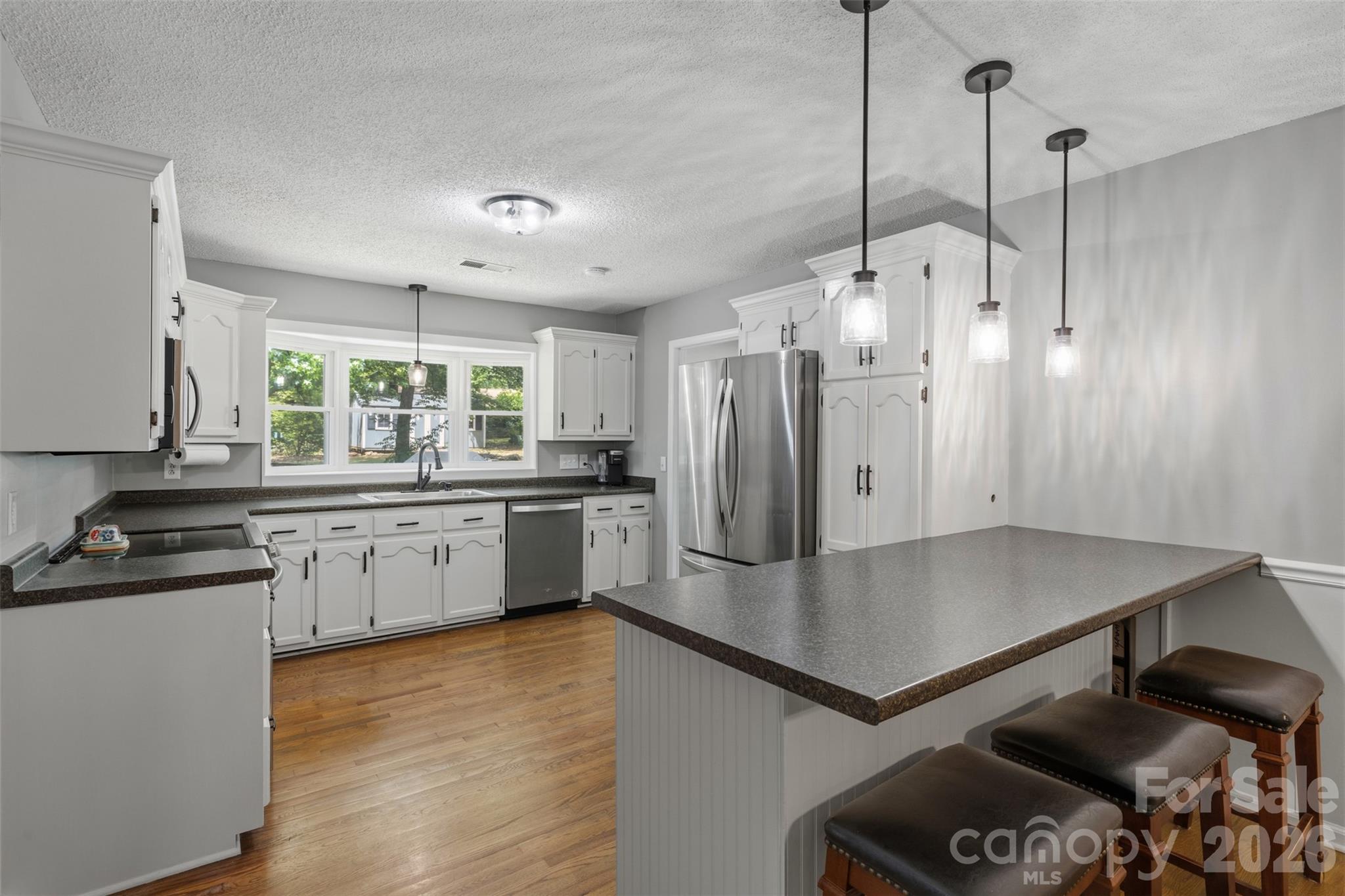 7795 Old Post Road Property Photo 5