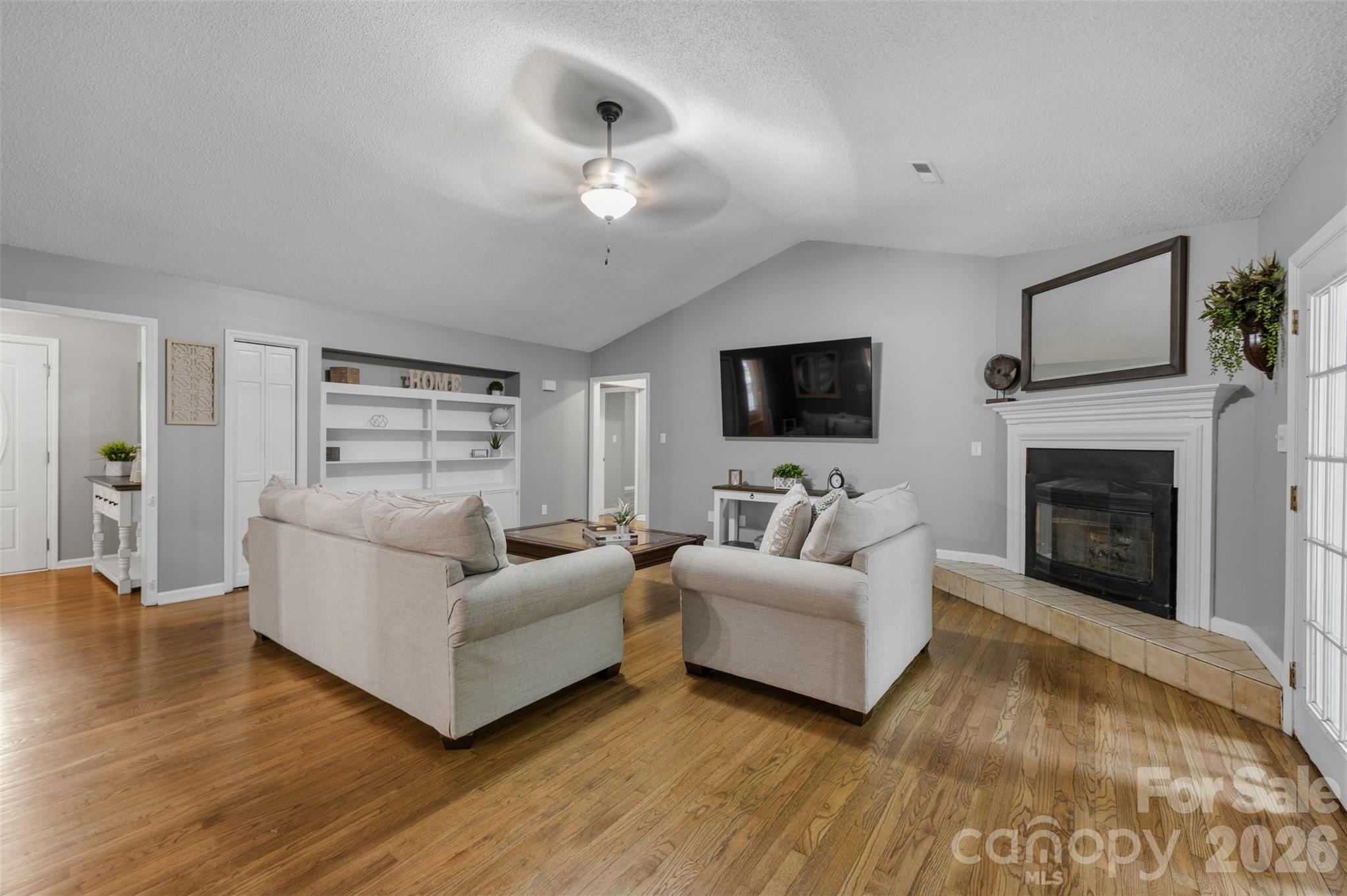 7795 Old Post Road Property Photo 9