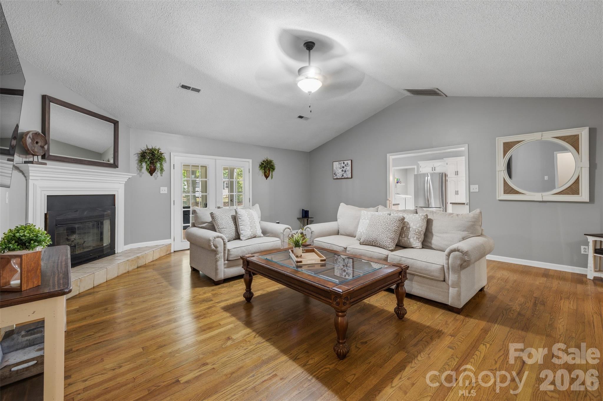 7795 Old Post Road Property Photo 11