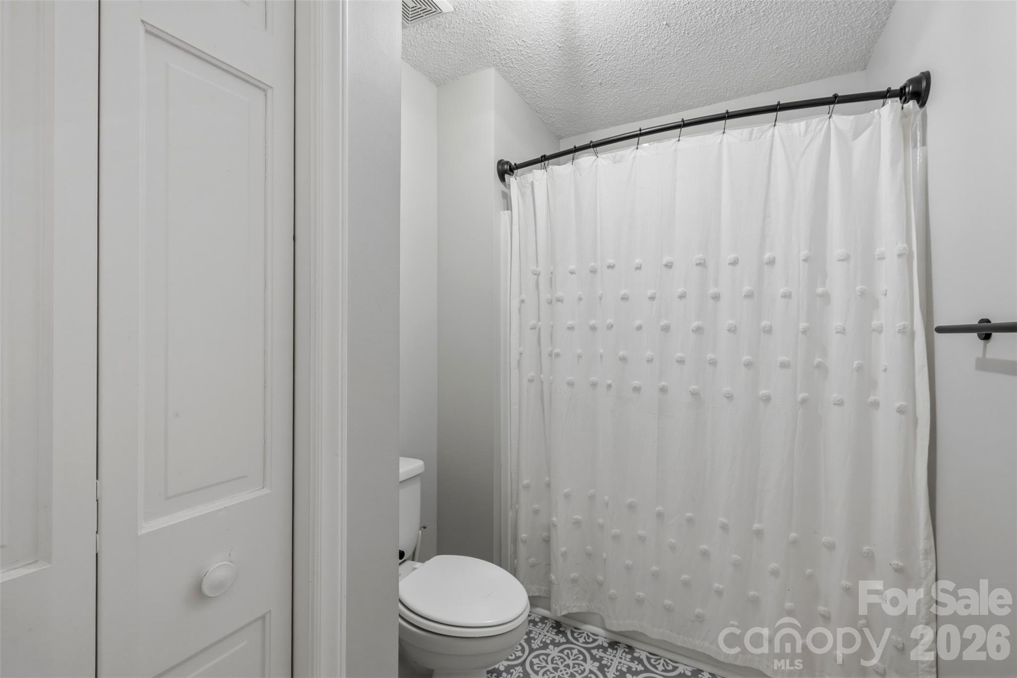 7795 Old Post Road Property Photo 15