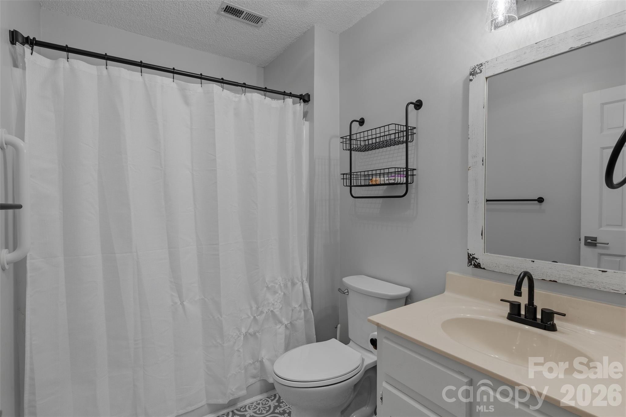 7795 Old Post Road Property Photo 18