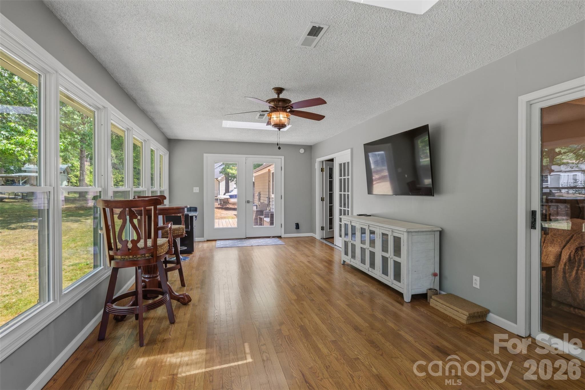 7795 Old Post Road Property Photo 20