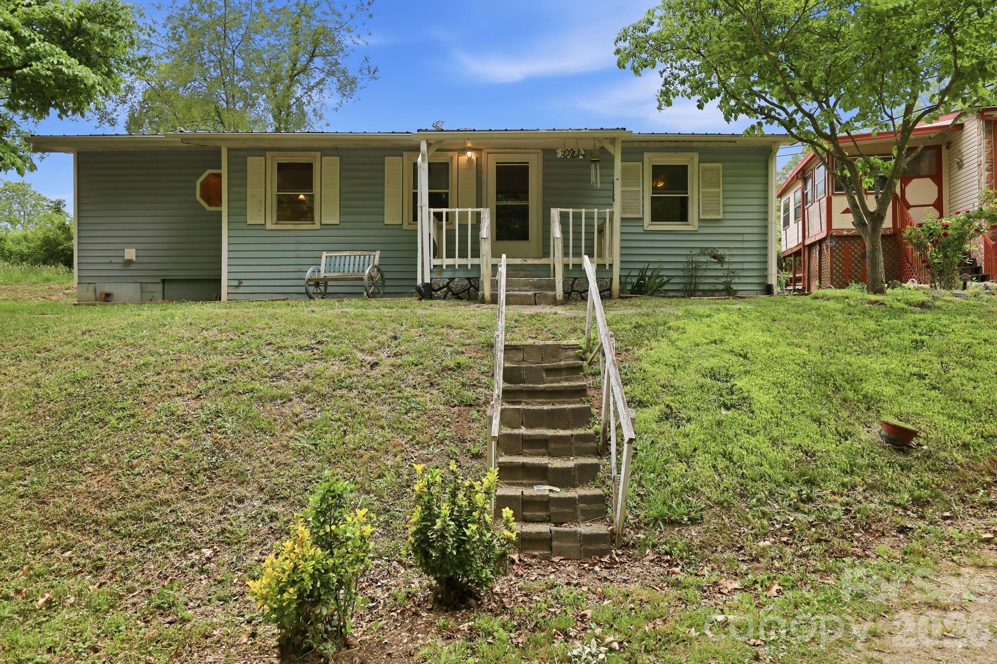 3383 Thickety Road Property Photo 1