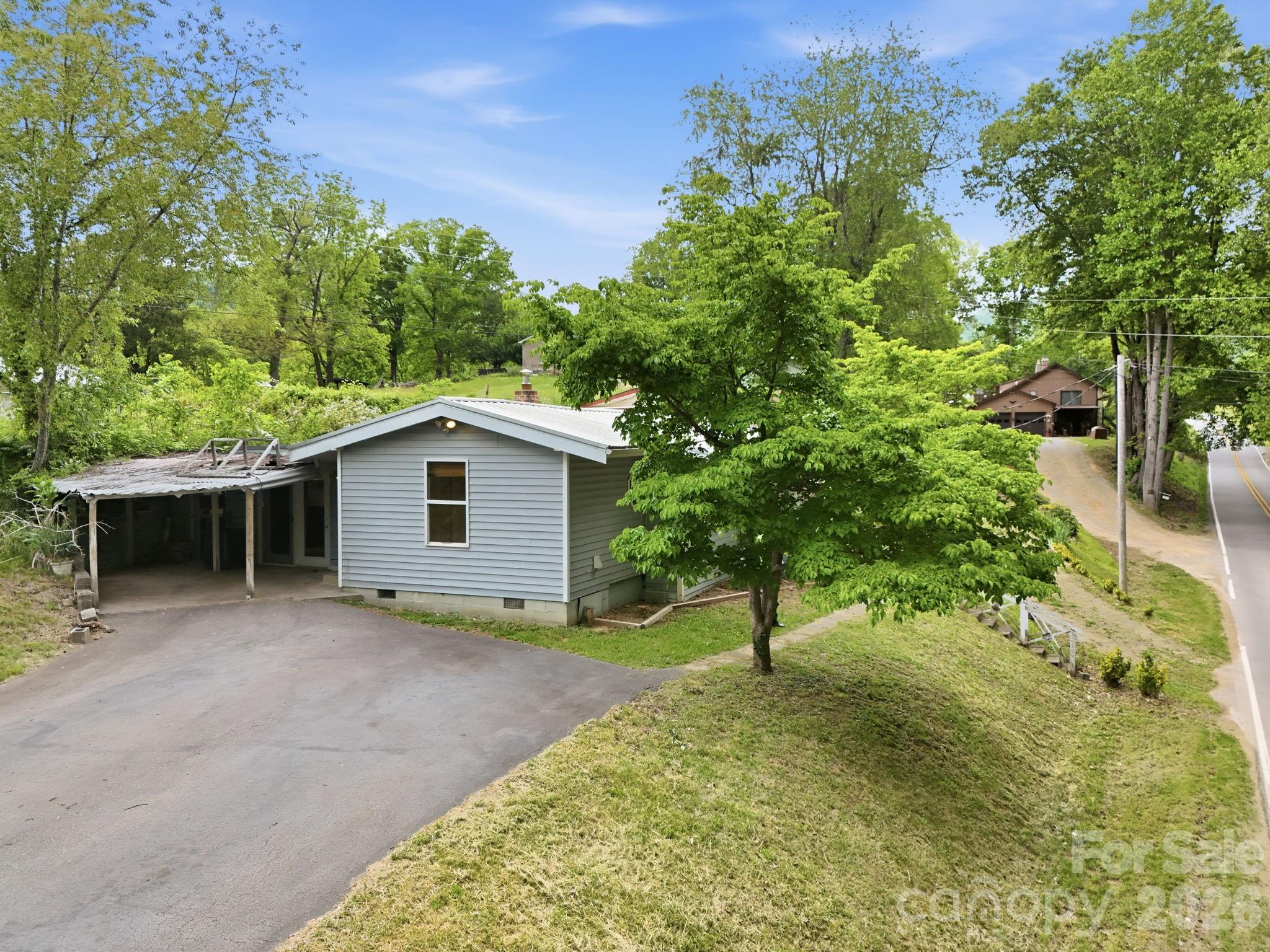 3383 Thickety Road Property Photo 3