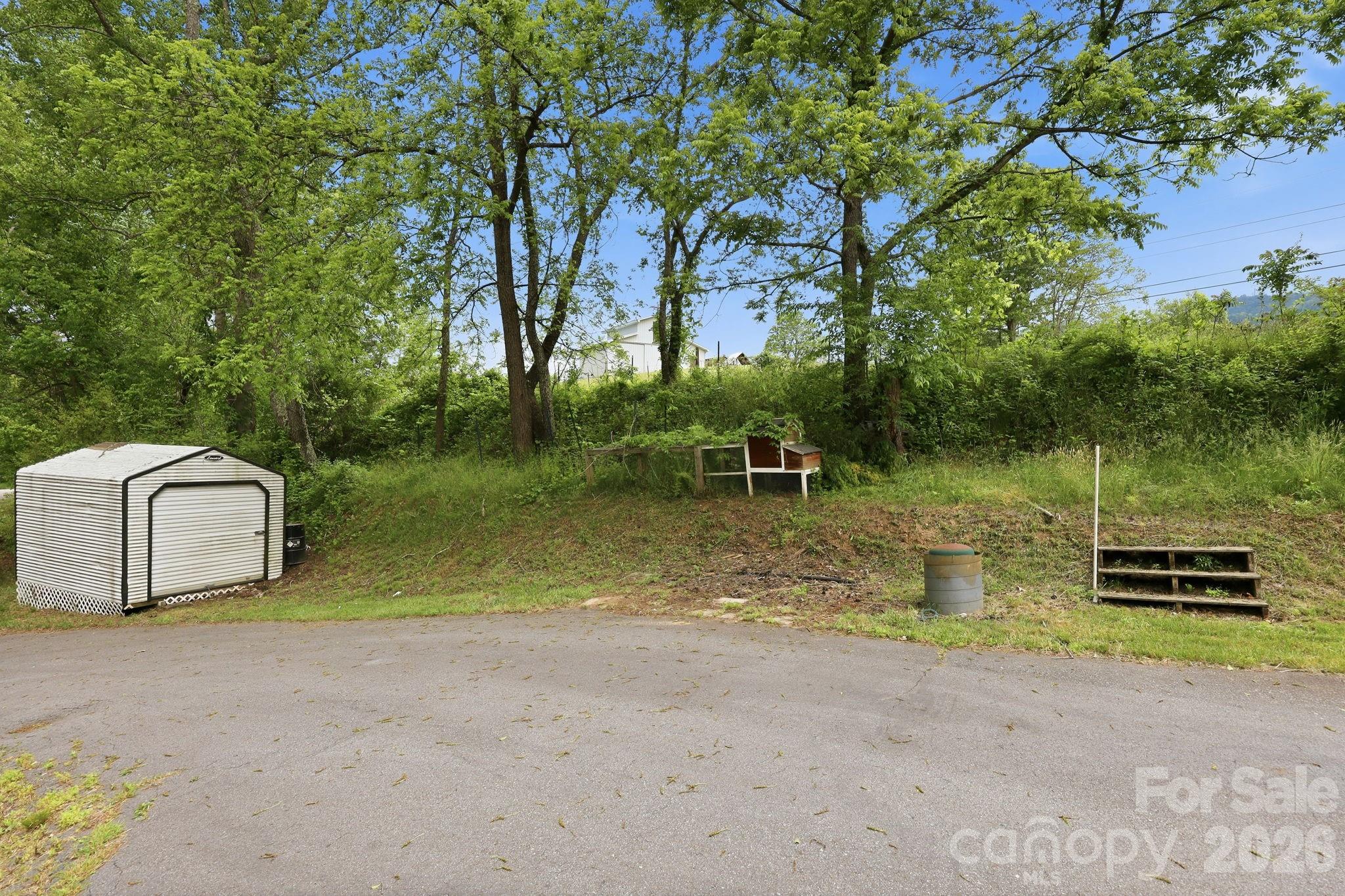 3383 Thickety Road Property Photo 5