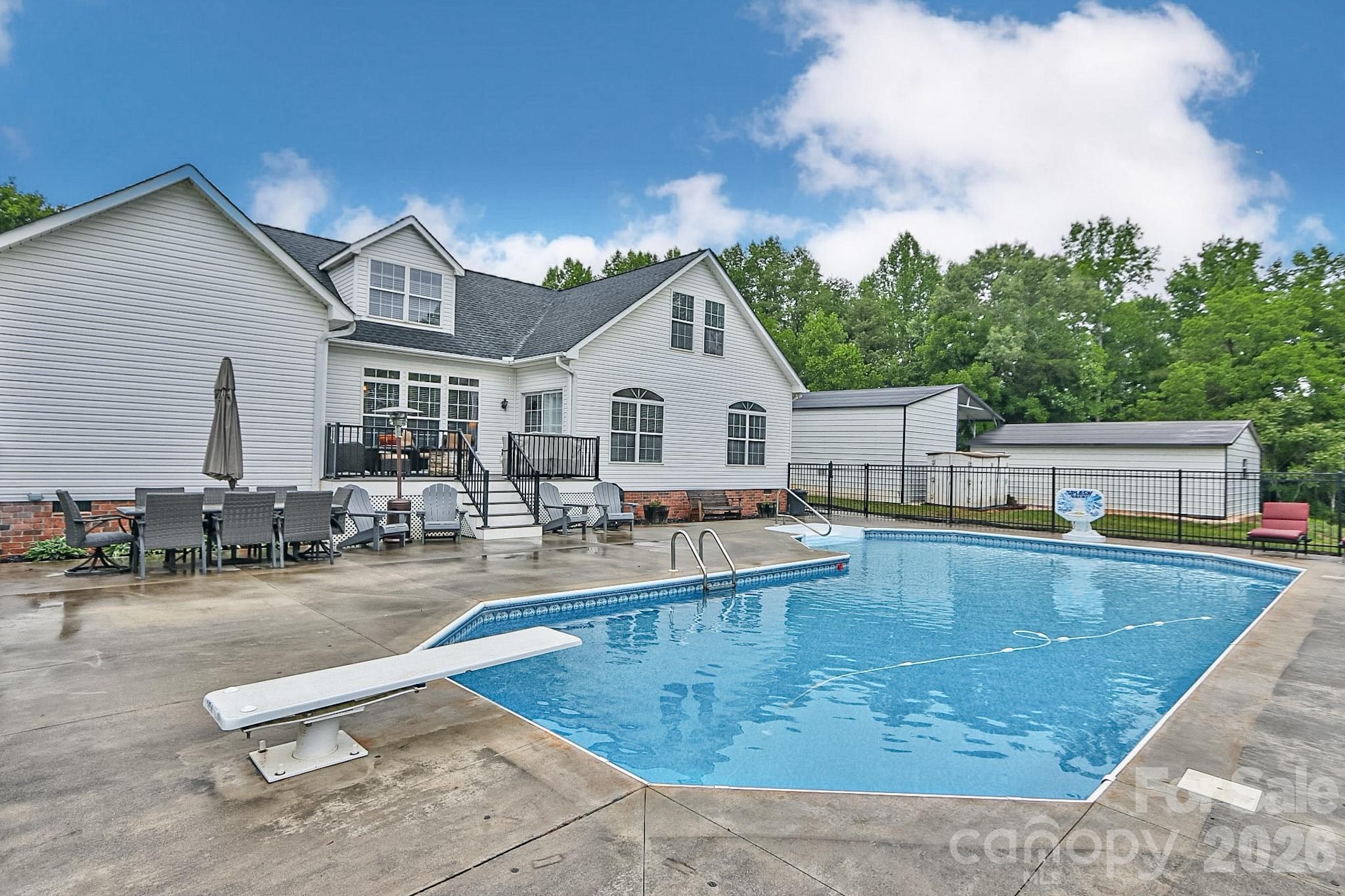 3127 Yorkshire Lane Property Photo 1