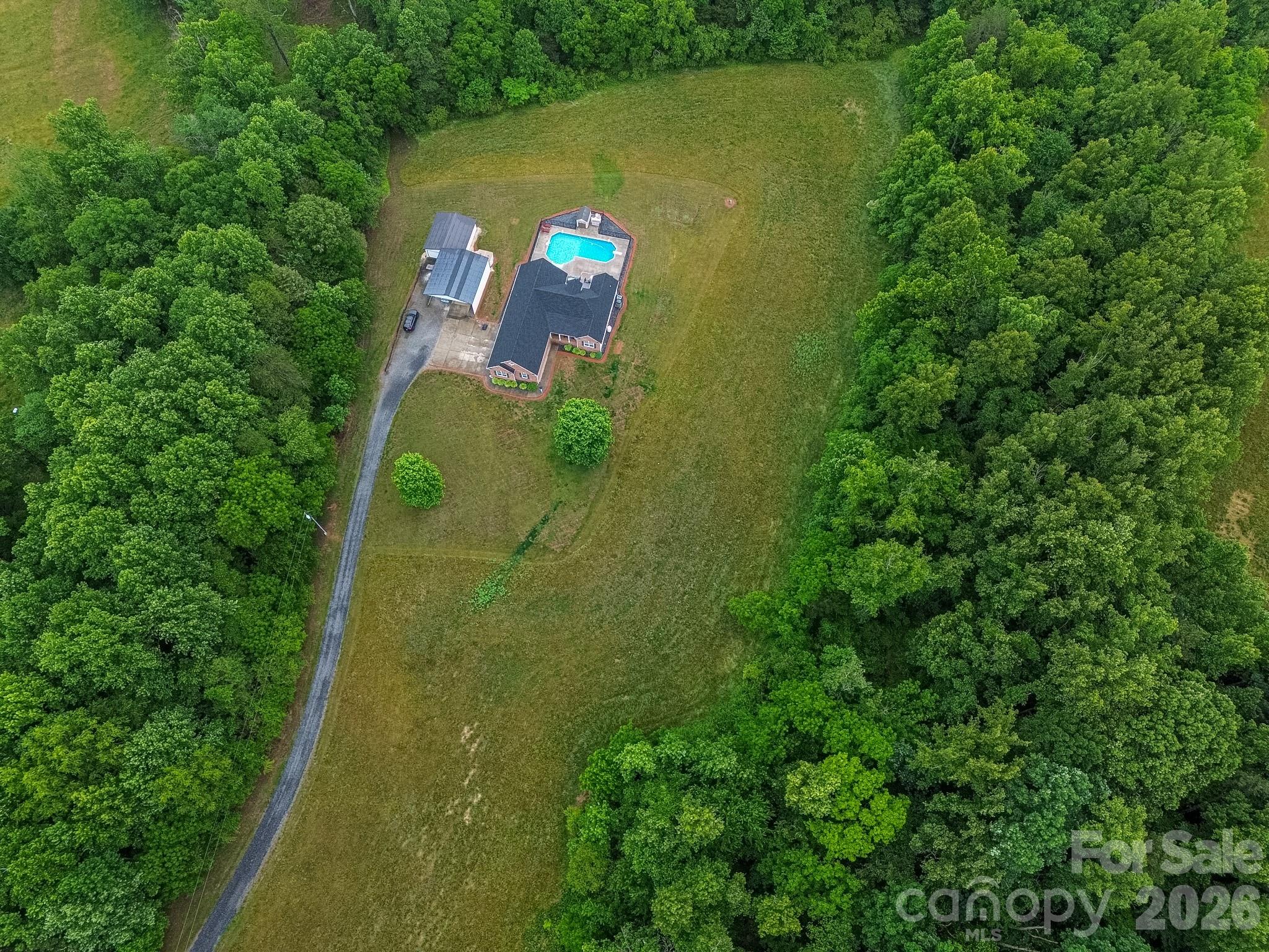 3127 Yorkshire Lane Property Photo 9